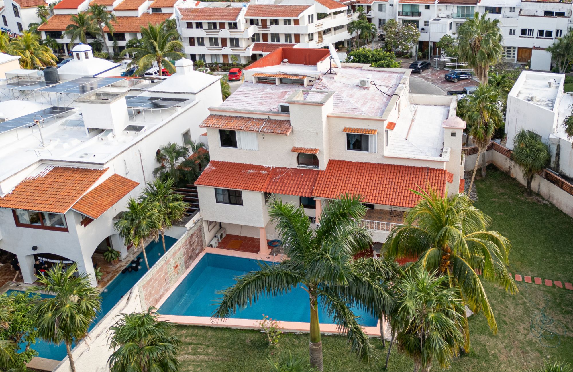 House with Private Pool, 3 terraces, for Sale, Huayac&aacute;n, Canc&uacute;n