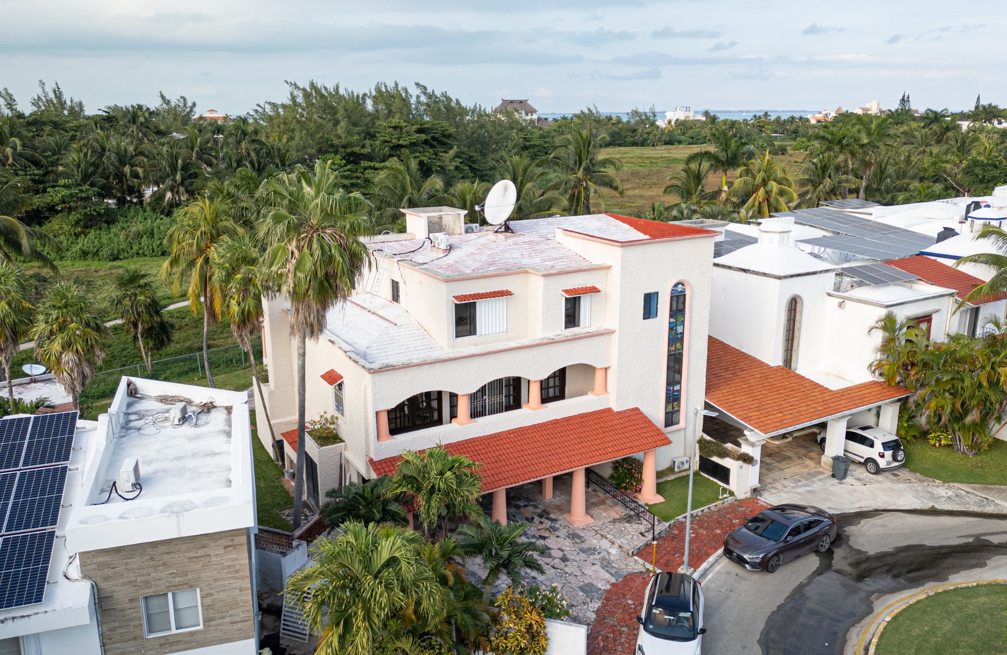House with Private Pool, 3 terraces, for Sale, Huayac&aacute;n, Canc&uacute;n