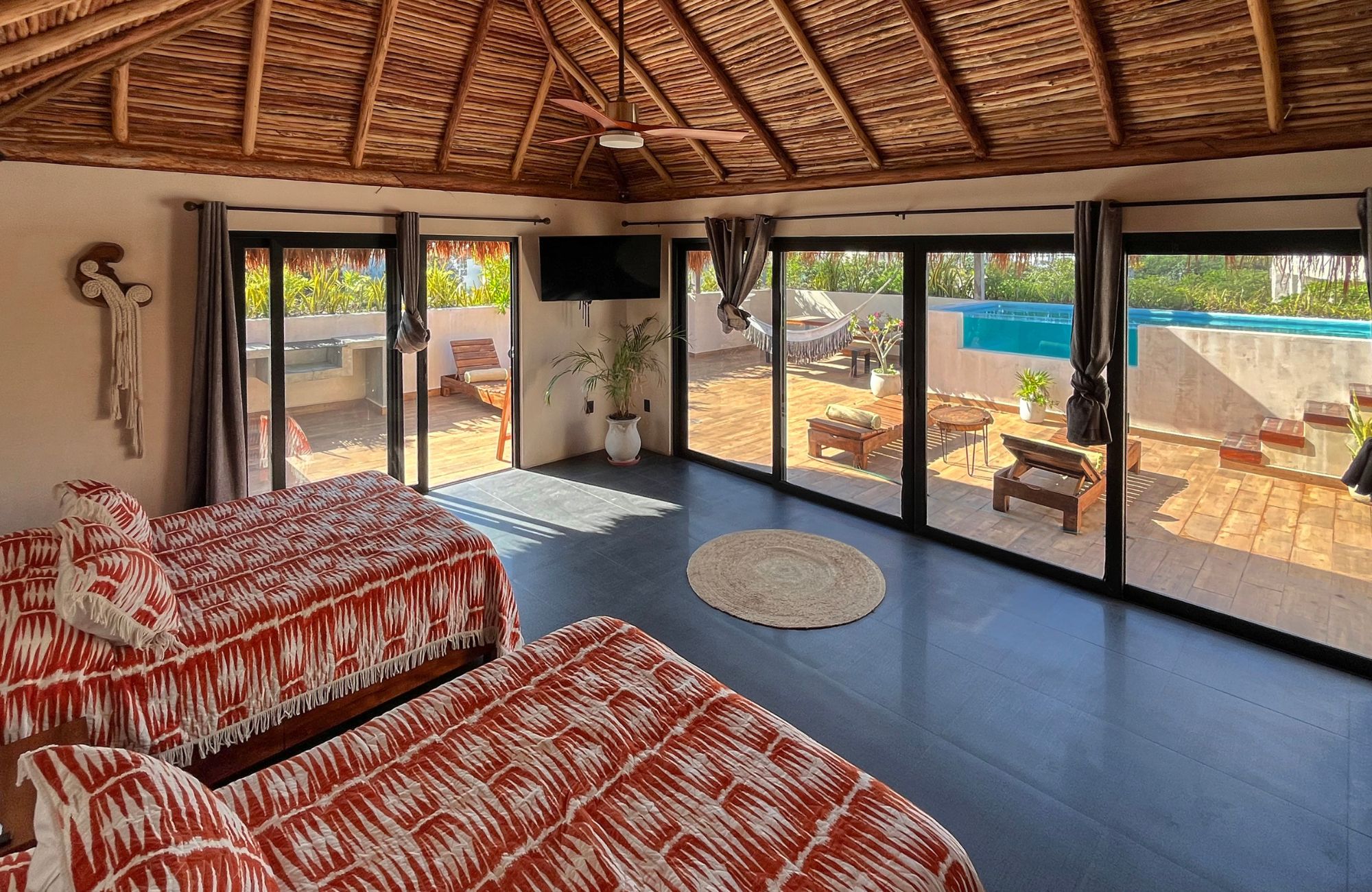 Penthouse in green building with solar panels, luxury common areas, concierge, gym, jacuzzi, 10 minutes from the beach, in Tulum, la veleta,
