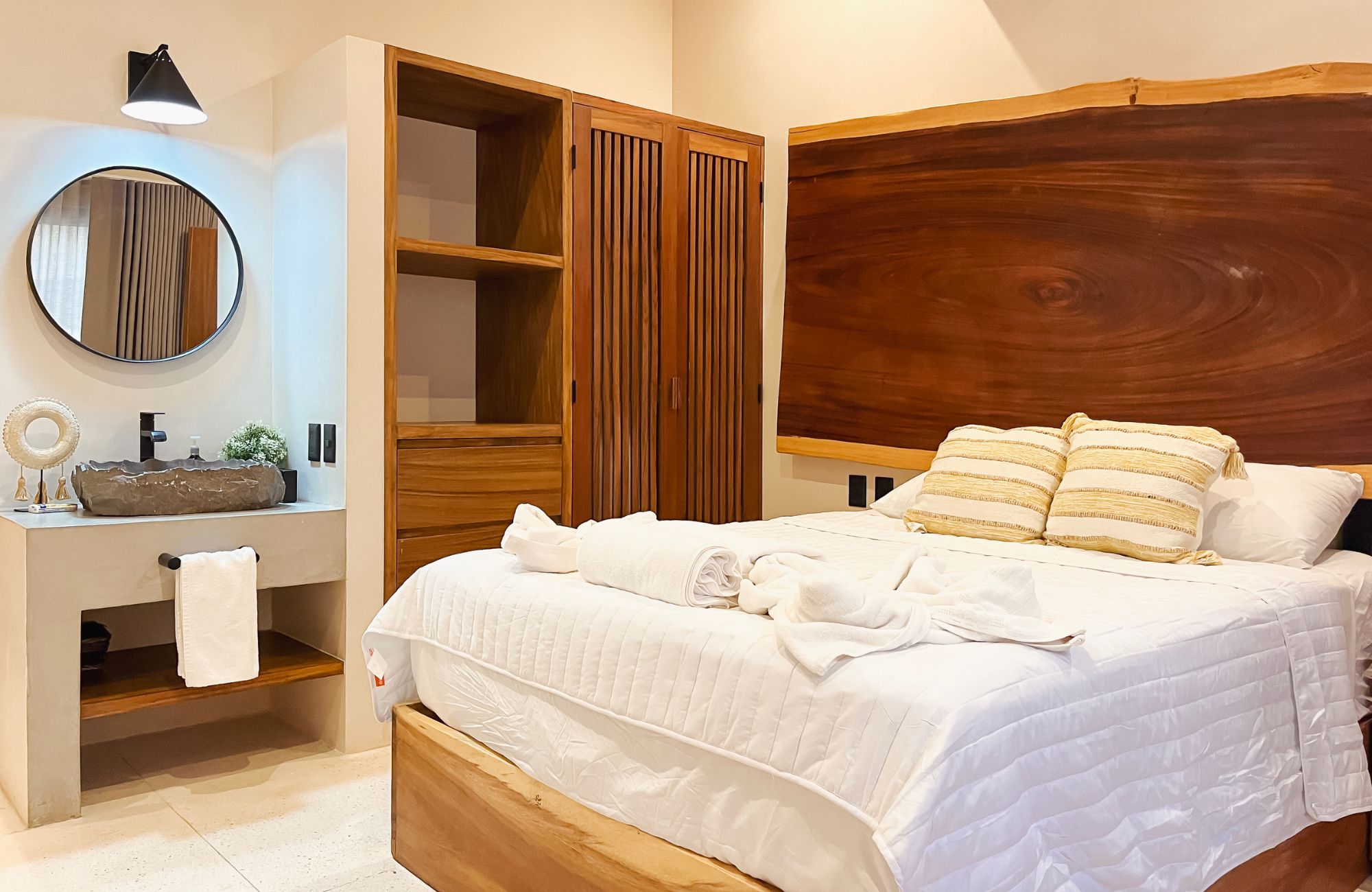 Penthouse in green building with solar panels, luxury common areas, concierge, gym, jacuzzi, 10 minutes from the beach, in Tulum, la veleta,