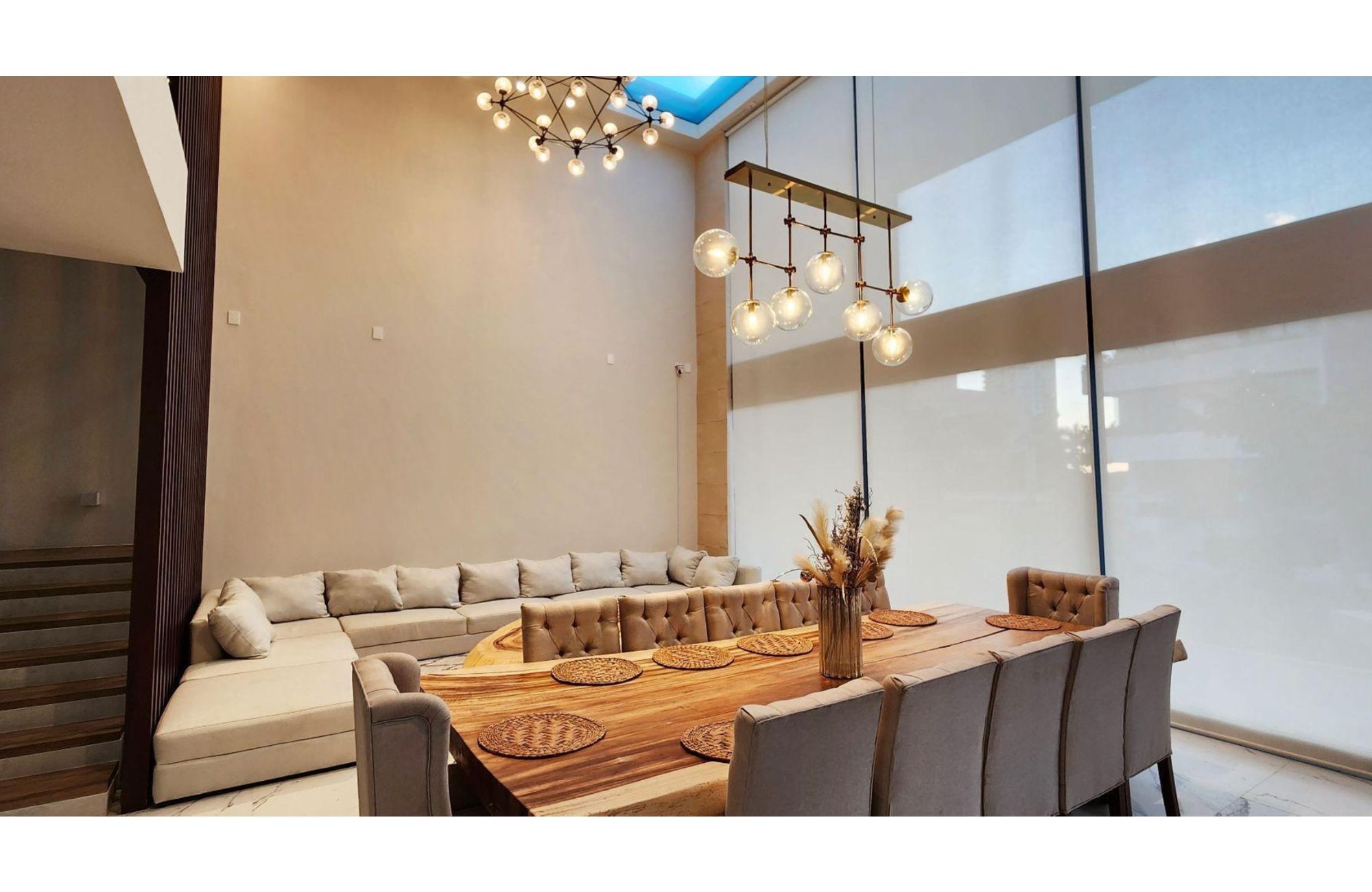 House with private pool on the lagoon shore, for sale, Zona Hotelera Canc&uacute;n.