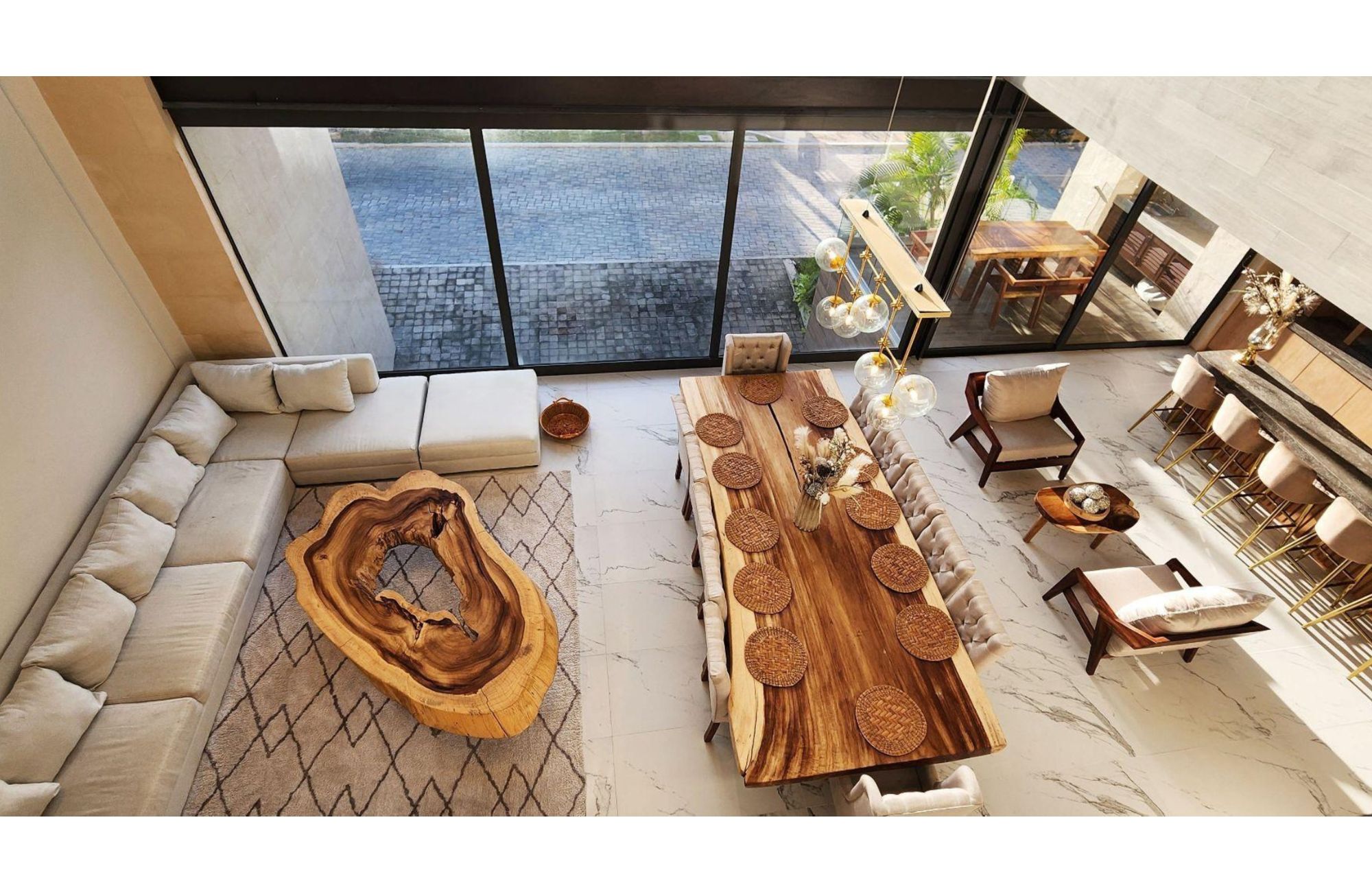 House with private pool on the lagoon shore, for sale, Zona Hotelera Canc&uacute;n.