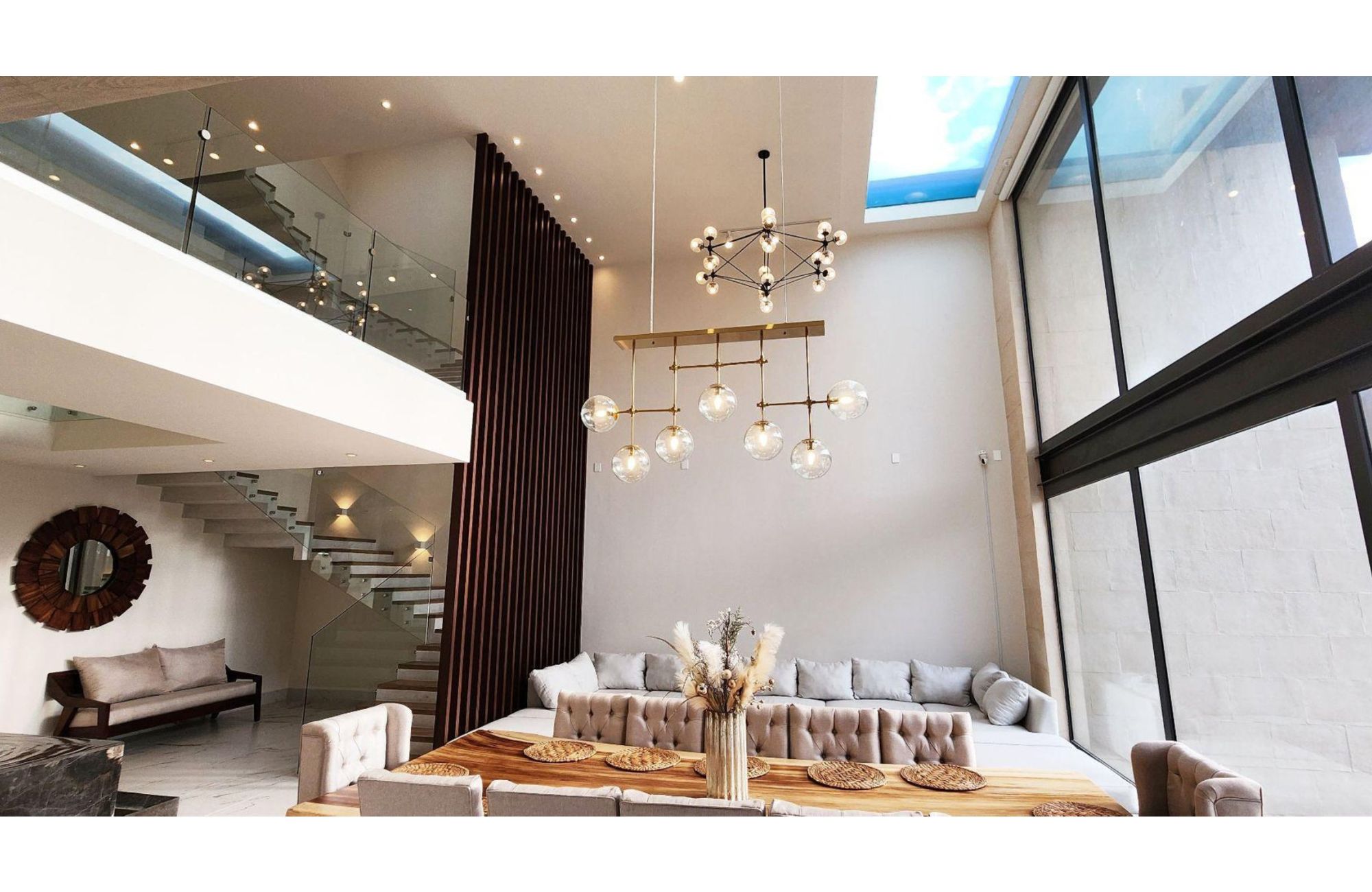 House with private pool on the lagoon shore, for sale, Zona Hotelera Canc&uacute;n.