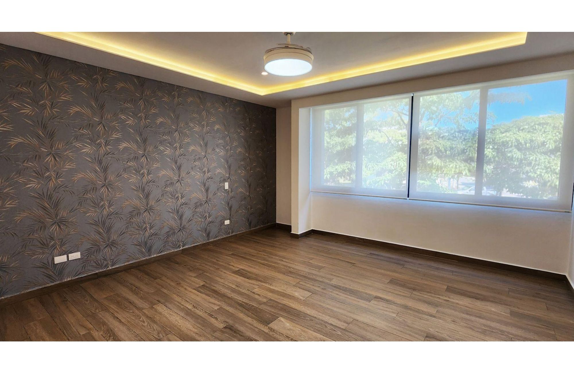 Casa frente al lago, alberca privada, muelle con acceso al lago para kayaks, area de spa y regadera con vapor, en residencial con casa club