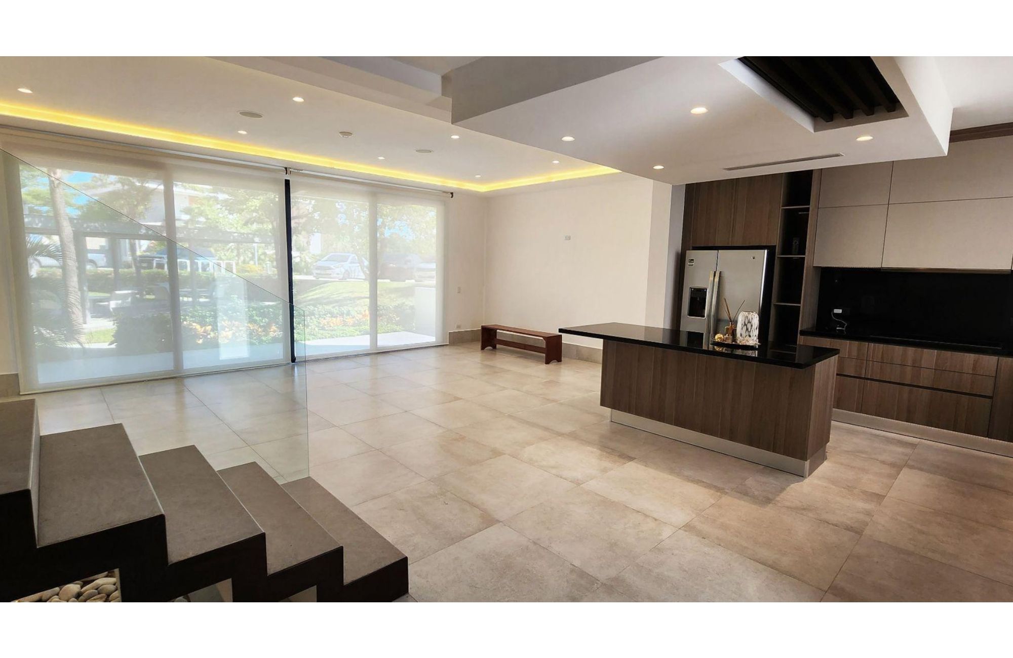 Casa frente al lago, alberca privada, muelle con acceso al lago para kayaks, area de spa y regadera con vapor, en residencial con casa club