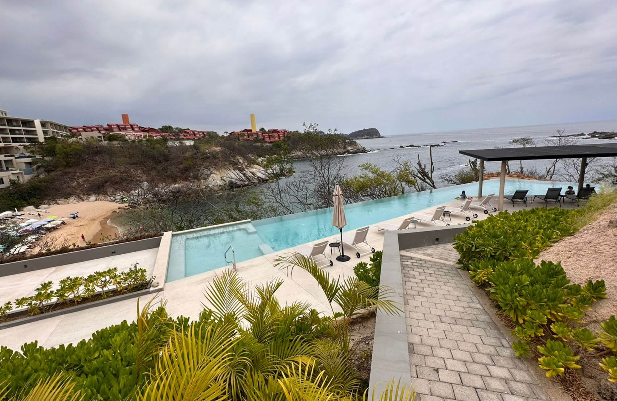 Oceanfront penthouse with private rooftop for sale, Sotavento, La Entrega Beach, Huatulco