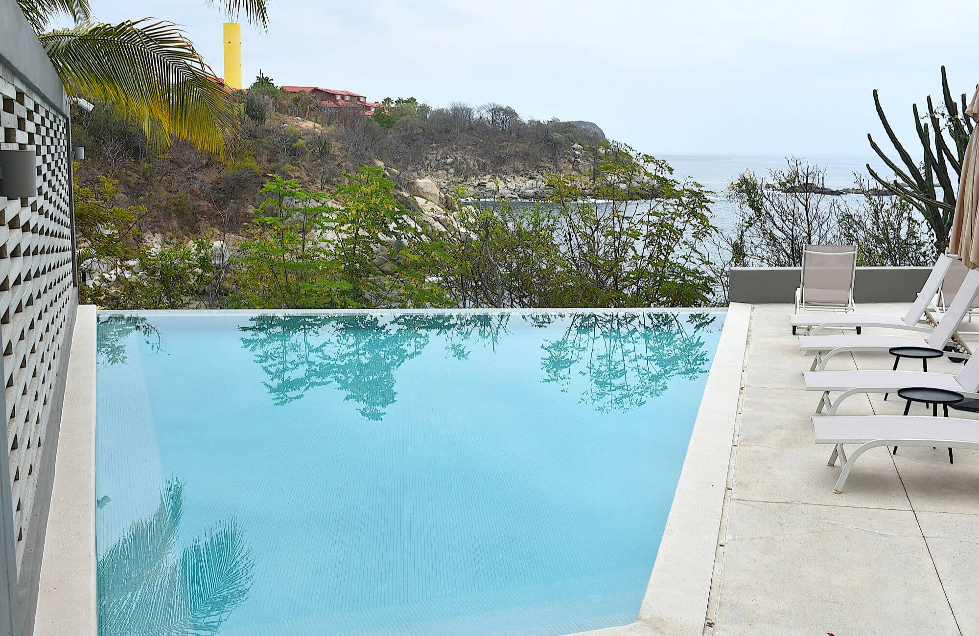 Oceanfront penthouse with private rooftop for sale, Sotavento, La Entrega Beach, Huatulco