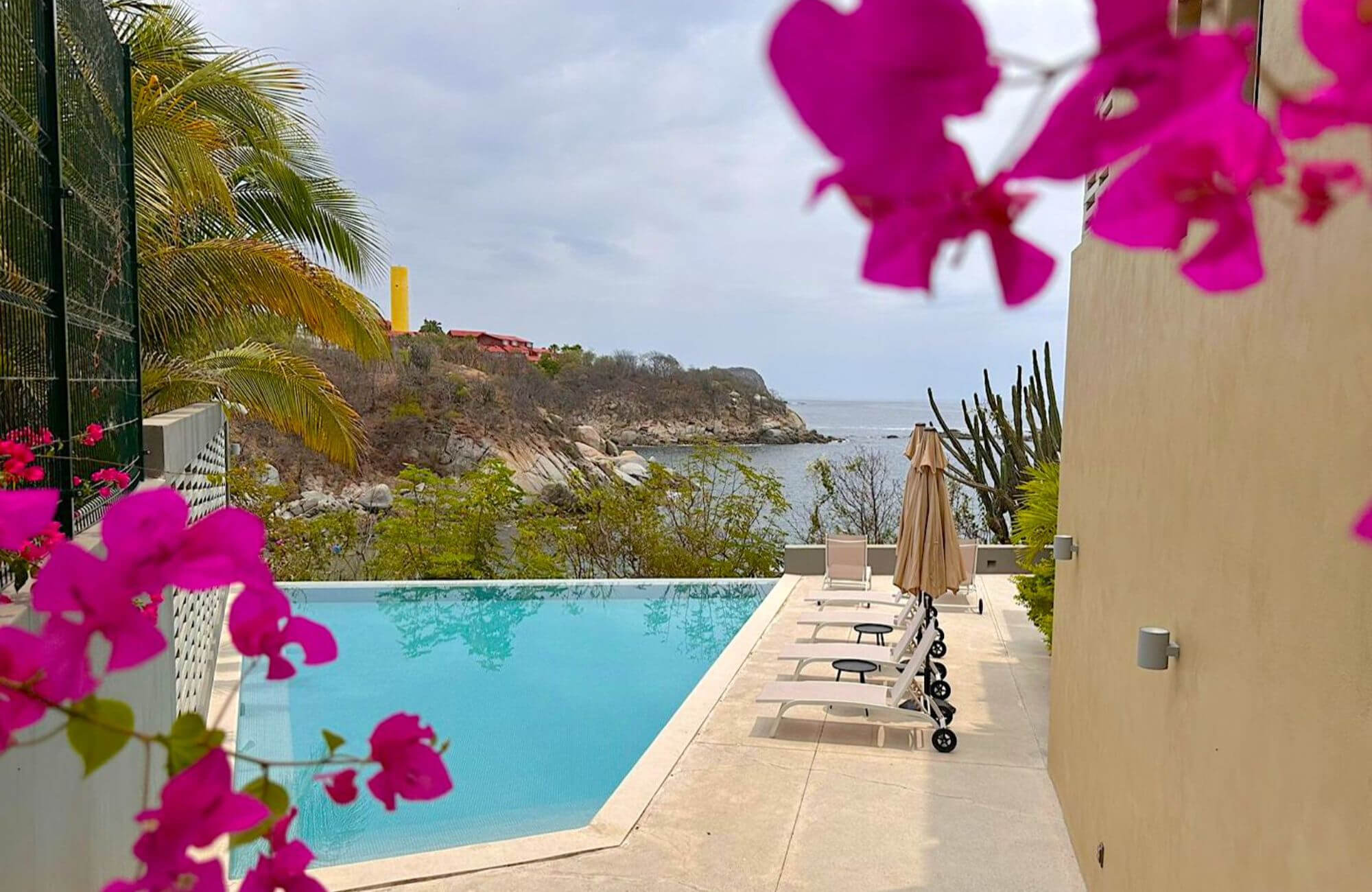 Oceanfront penthouse with private rooftop for sale, Sotavento, La Entrega Beach, Huatulco