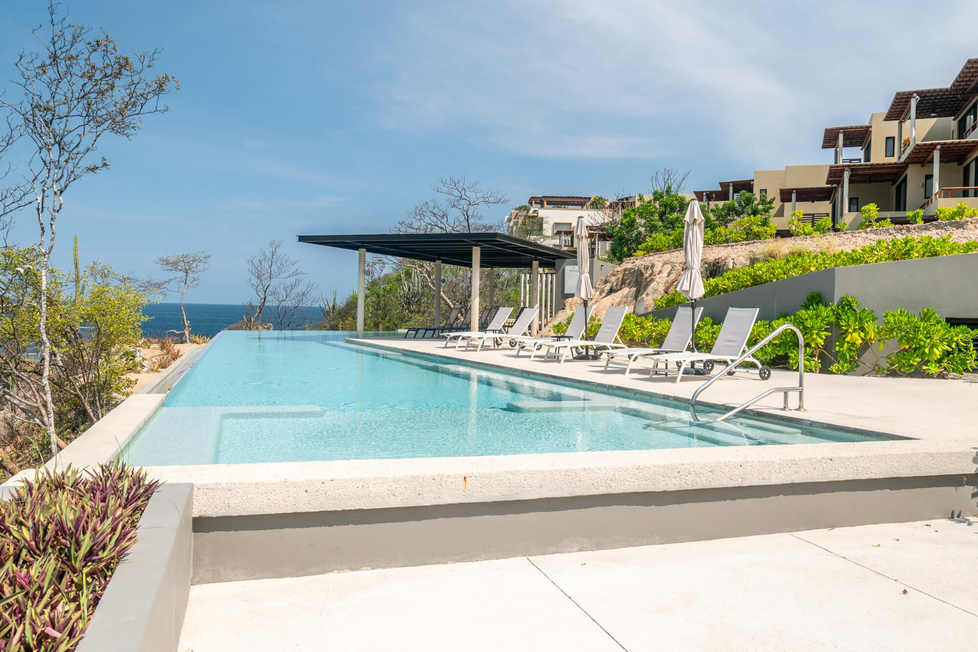 Oceanfront penthouse with private rooftop for sale, Sotavento, La Entrega Beach, Huatulco