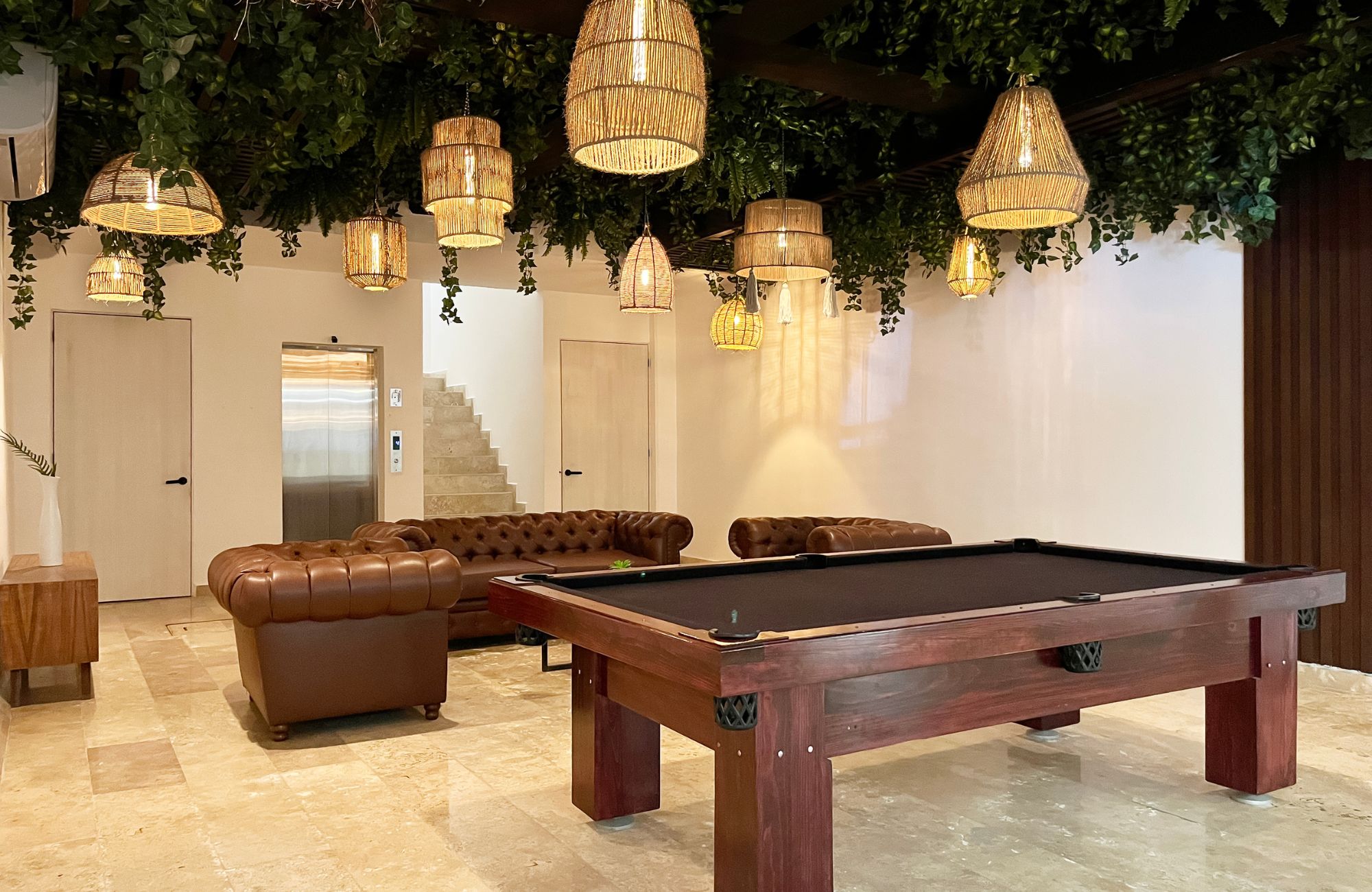 Departamento con alberca para adultos y bar en rooftop, alberca para ni&ntilde;os, spa, co-working, gimnasio, en pre-venta, Aldea Zama, Tulum.