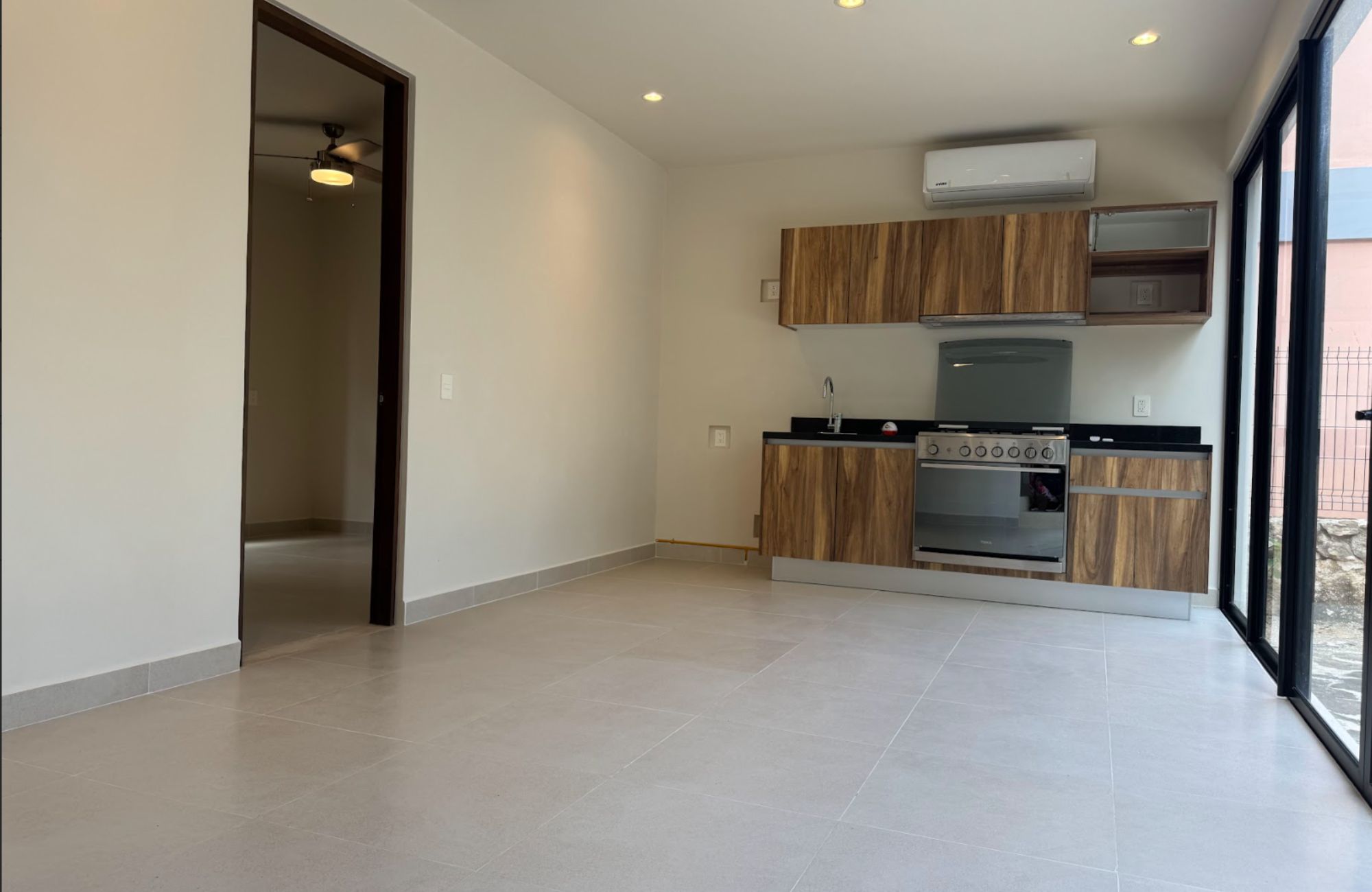 Casa con jard&iacute;n y alberca privada, en venta, Avenida Coba, Tulum