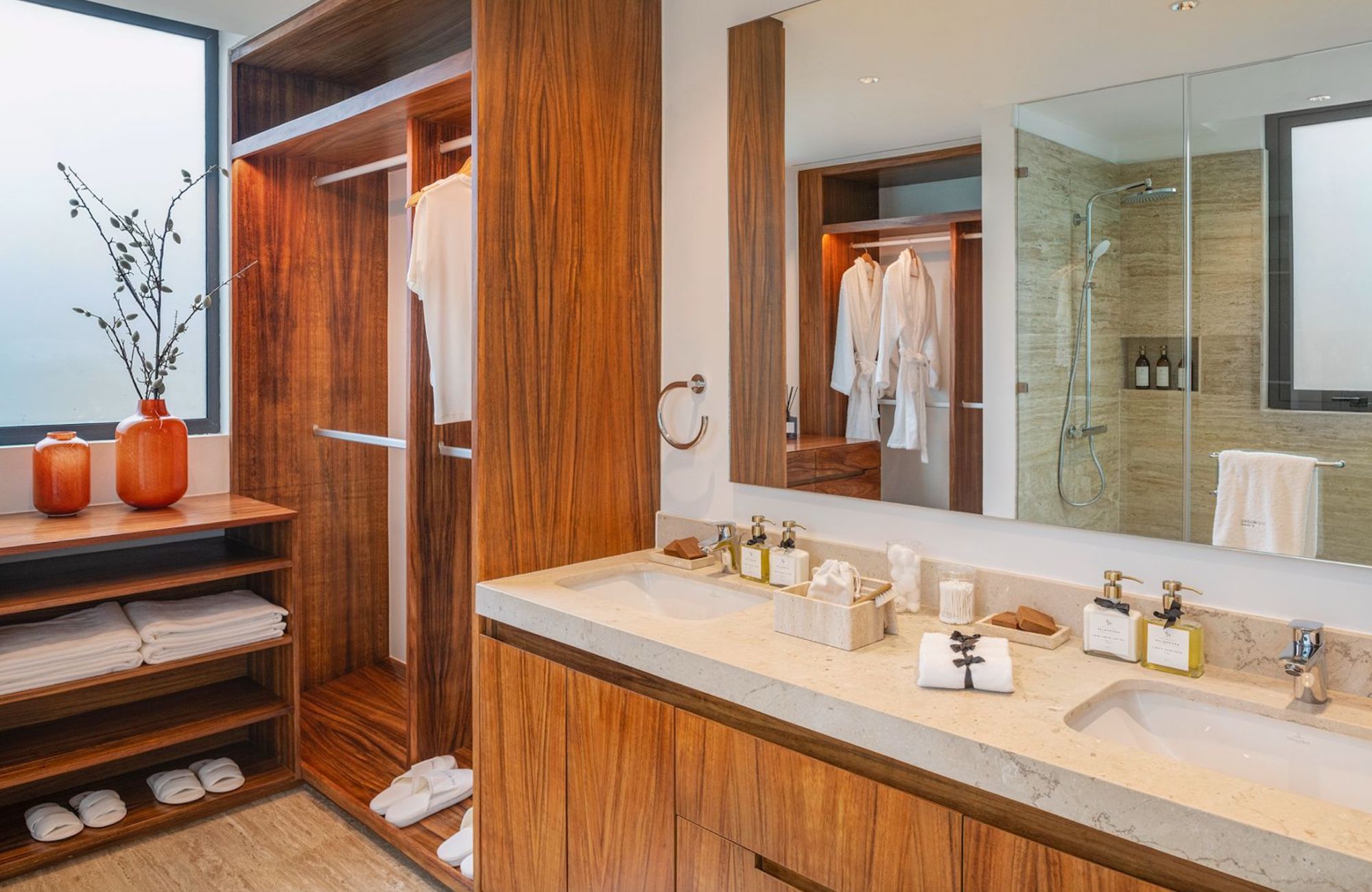 Residence in luxury hotel, surrounded by green, exclusive amenities in Punta Venado, Playa del Carmen.