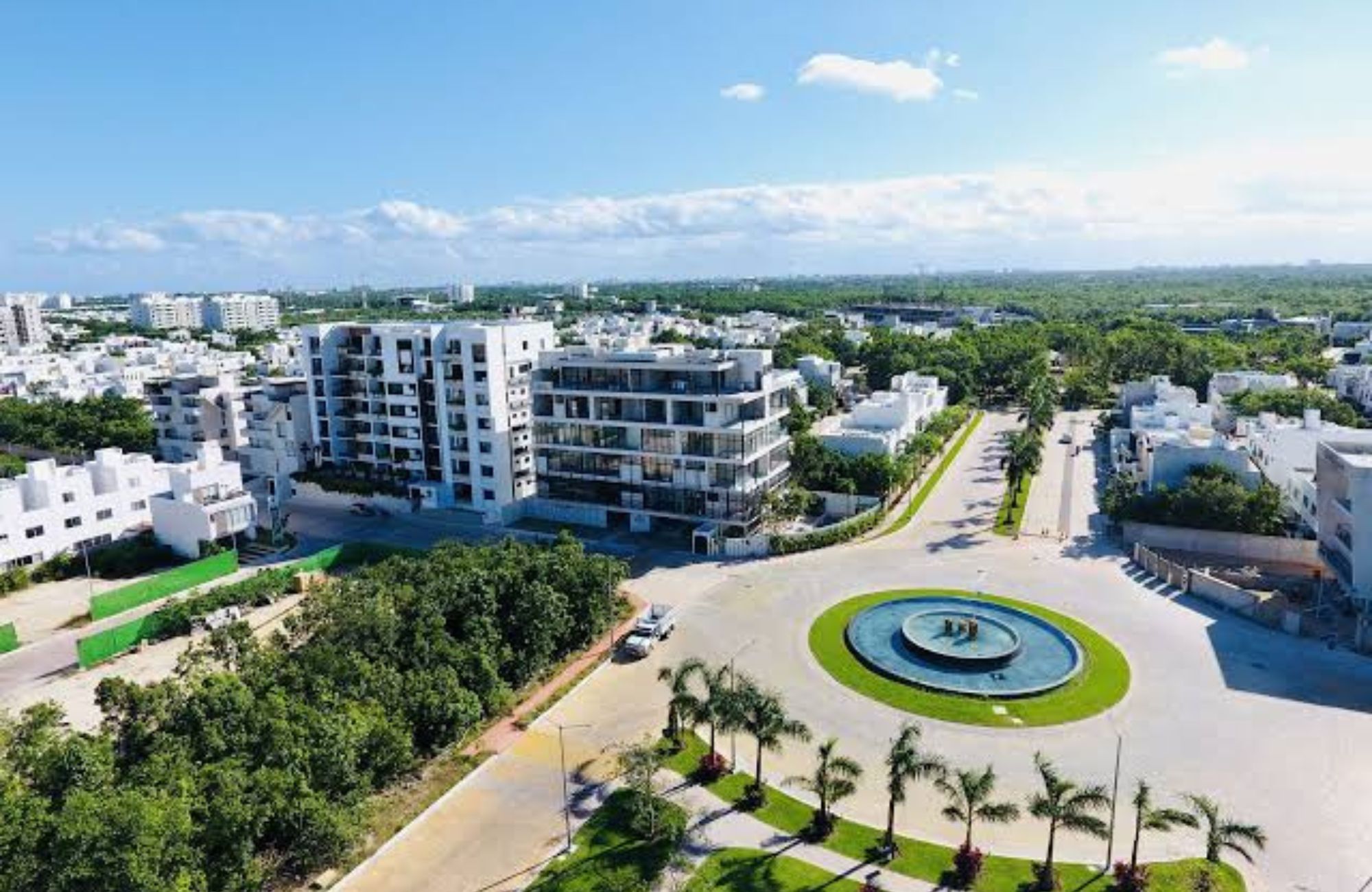 Casa de 3 recamaras con alberca privada en venta en Residencial Aqua Cancun