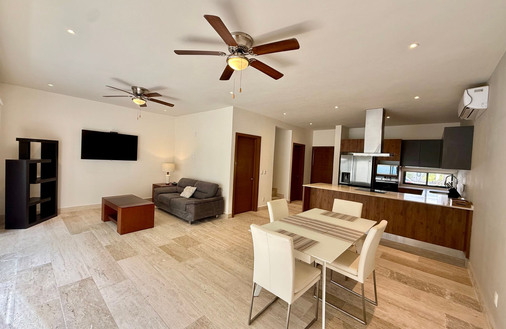 Casa de 3 recamaras con alberca privada en venta en Residencial Aqua Cancun