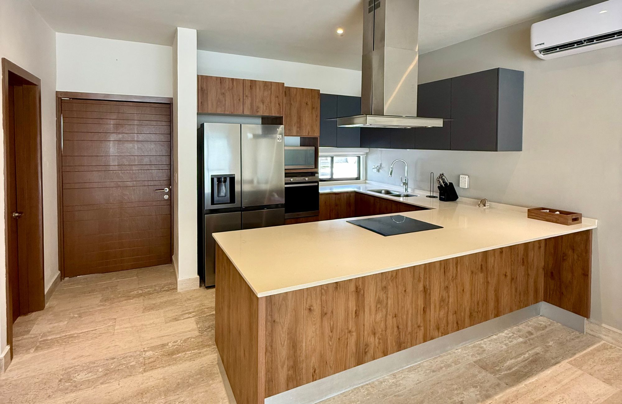 Casa de 3 recamaras con alberca privada en venta en Residencial Aqua Cancun