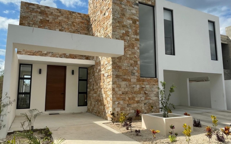 Reduced Price House with Private Pool and Solar Panels for Sale, Zona Norte, M&eacute;rida