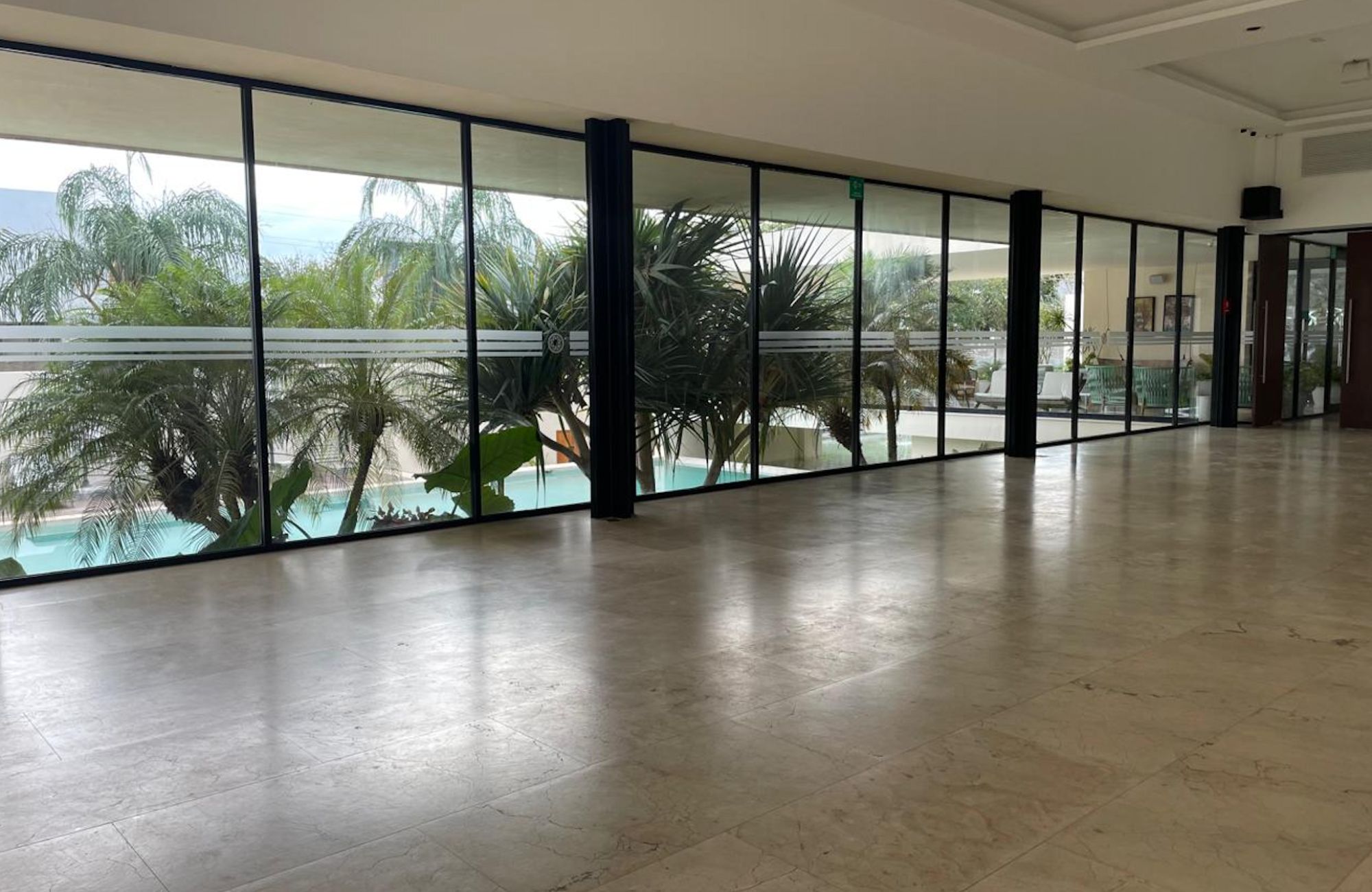 Home with private Pool and Garden, for sale, Country Zone, M&eacute;rida