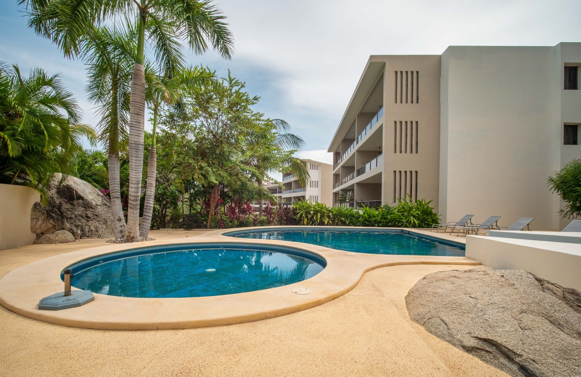 Condo with ocean view, beach club and access to the sea, golf, sports courts, spa and more, pre-construction, sale Huatulco.