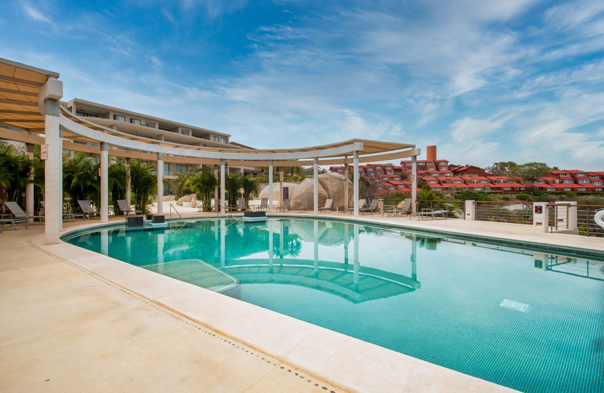 Condo with ocean view, beach club and access to the sea, golf, sports courts, spa and more, pre-construction, sale Huatulco.