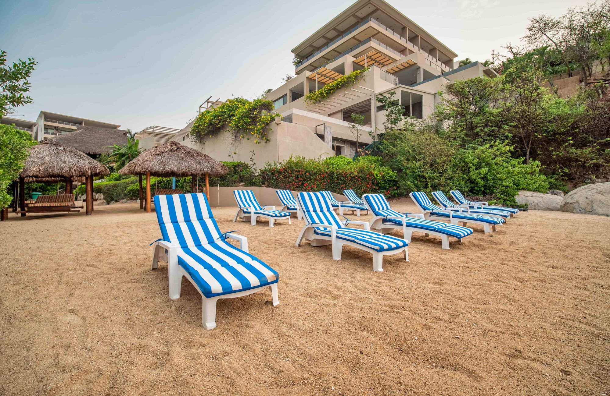 Condo with ocean view, beach club and access to the sea, golf, sports courts, spa and more, pre-construction, sale Huatulco.