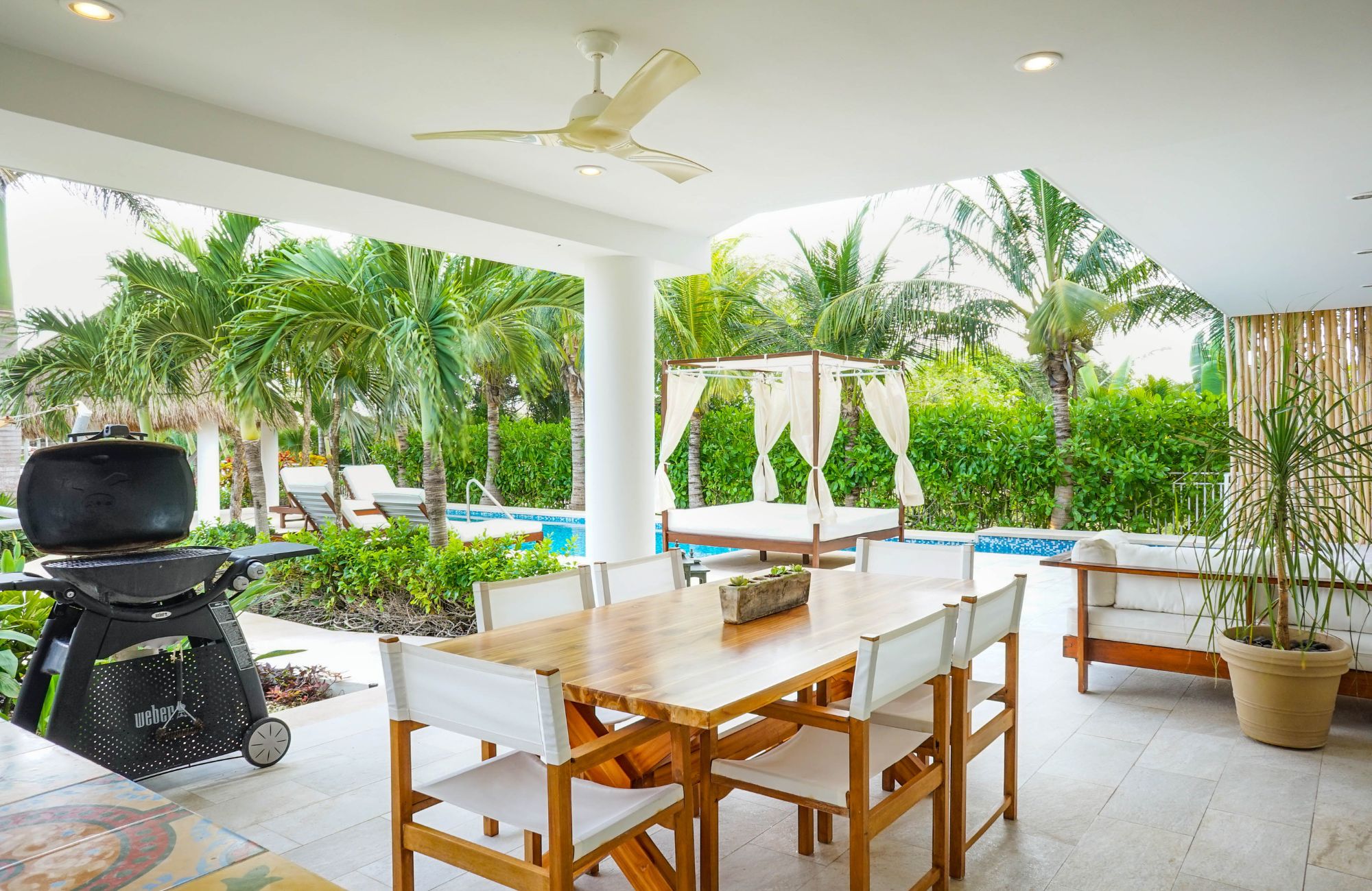 Stylish Waterfront Escape with Pool &ndash; Puerto Aventuras