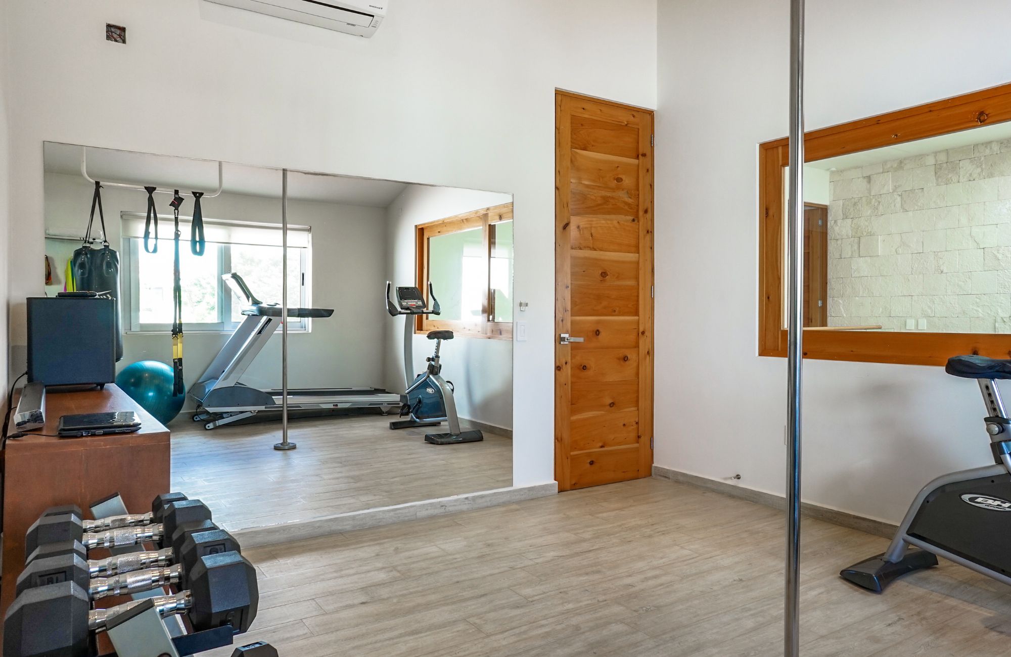 Stylish Waterfront Escape with Pool &ndash; Puerto Aventuras