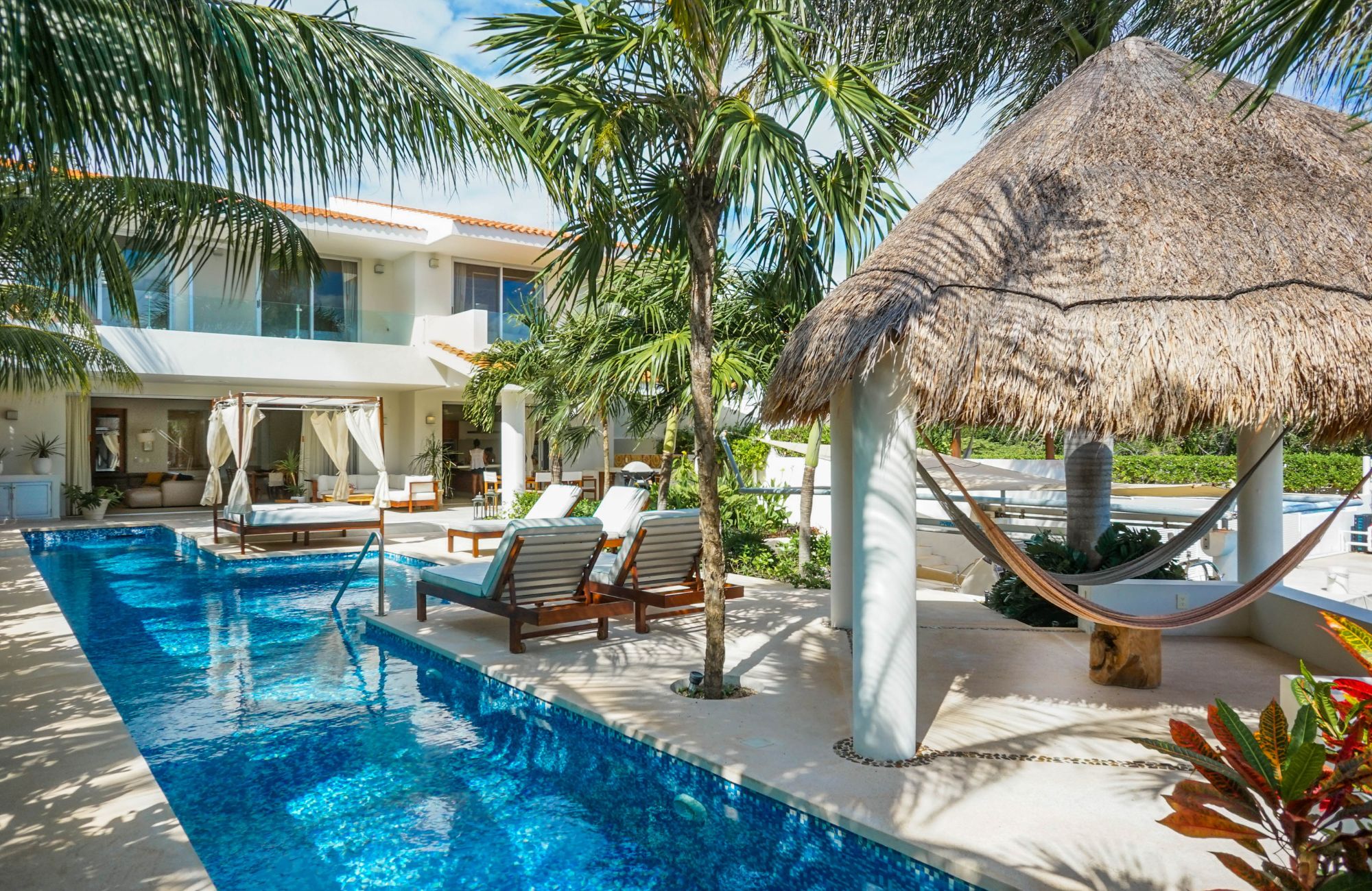 Stylish Waterfront Escape with Pool &ndash; Puerto Aventuras