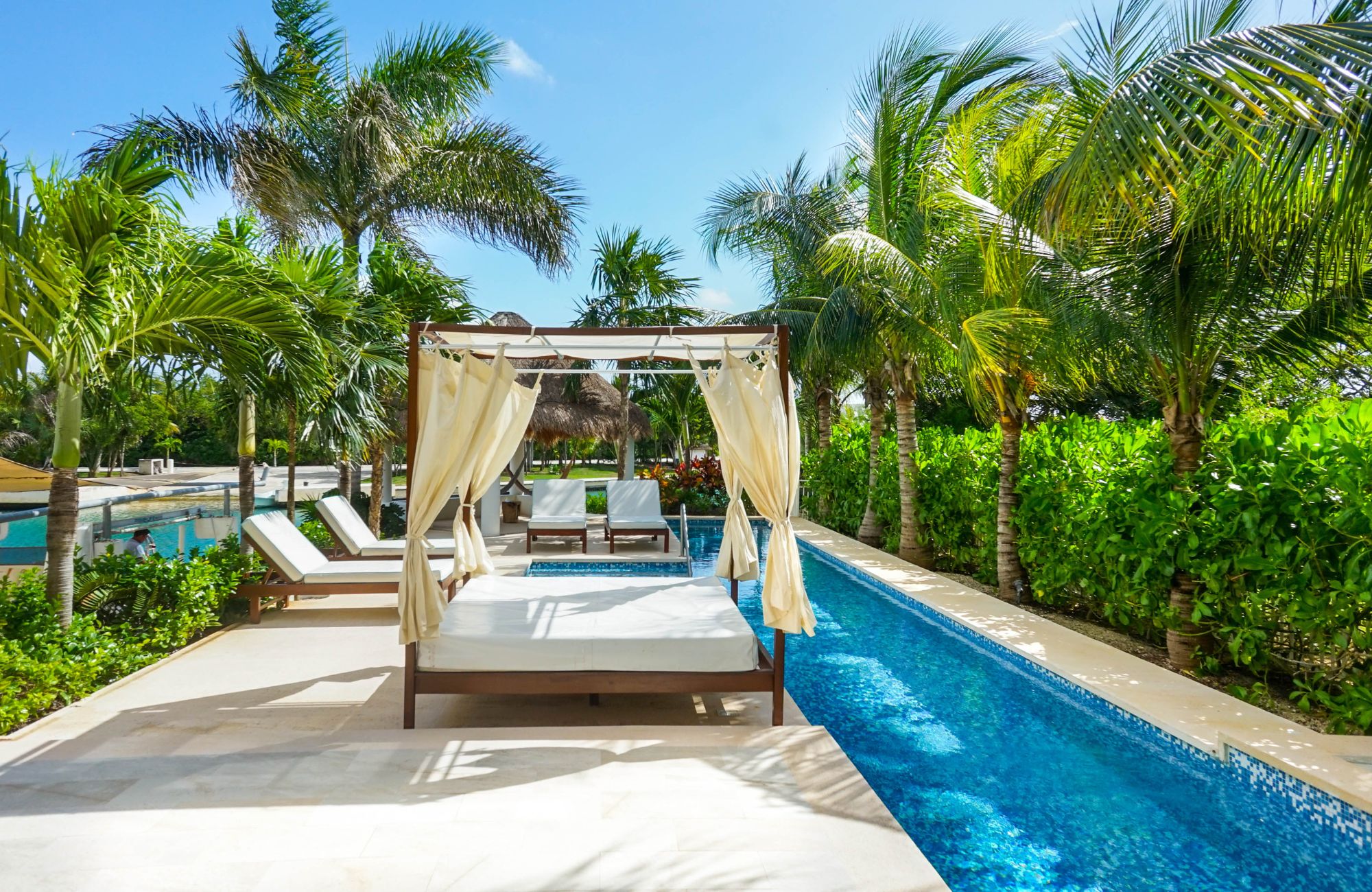 Stylish Waterfront Escape with Pool &ndash; Puerto Aventuras