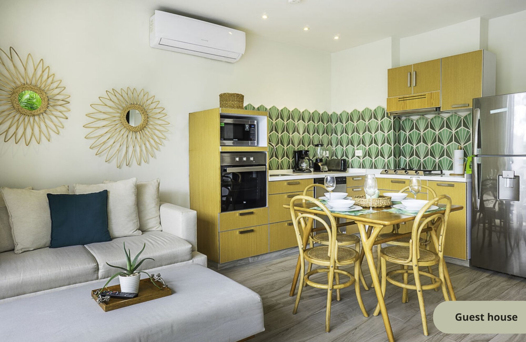 Stylish Waterfront Escape with Pool &ndash; Puerto Aventuras