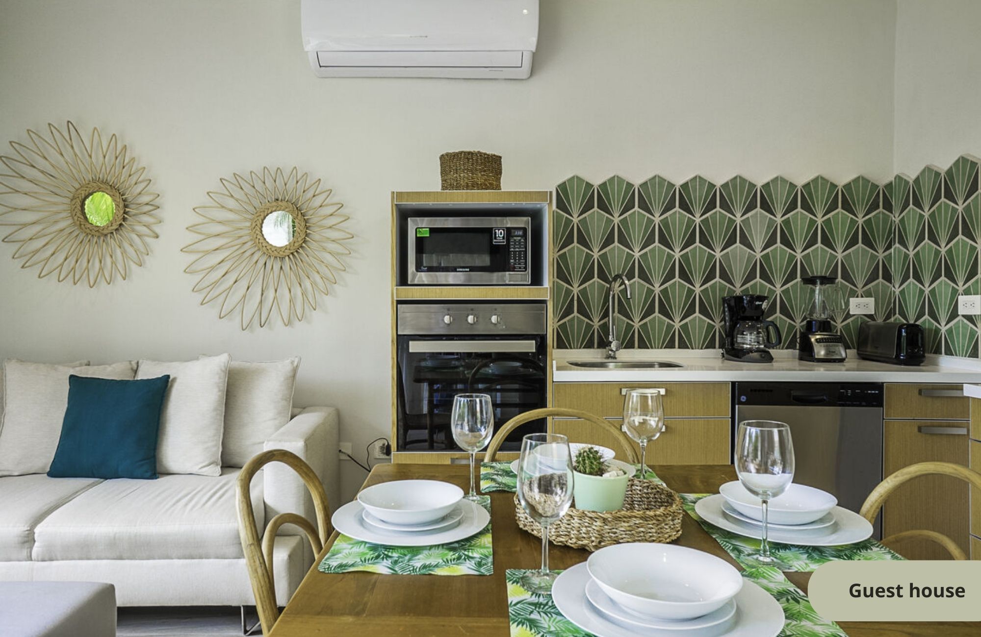 Stylish Waterfront Escape with Pool &ndash; Puerto Aventuras