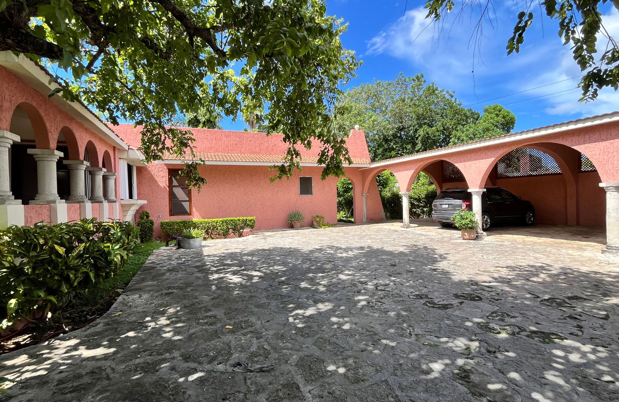 House with spacious garden and private pool for sale, Centro, Cozumel