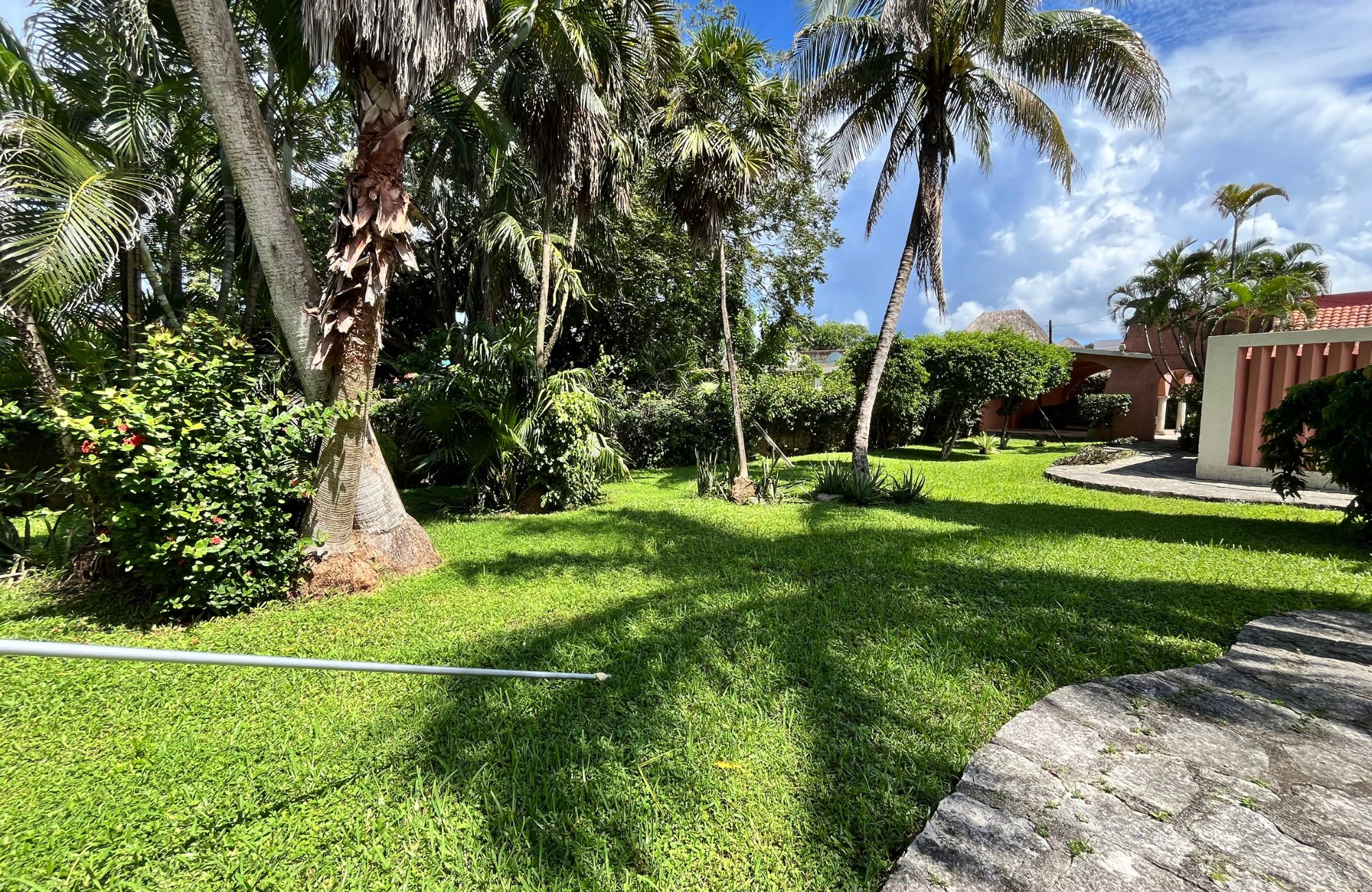 House with spacious garden and private pool for sale, Centro, Cozumel