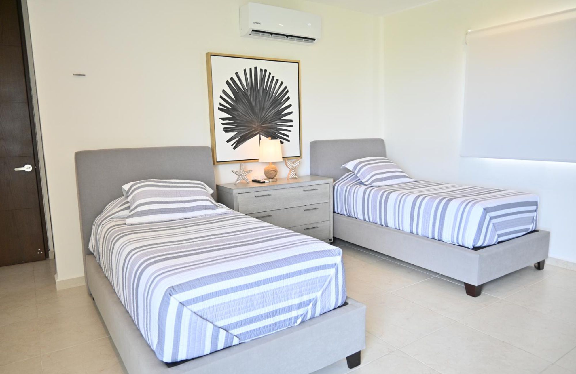 Oceanfront Condo with Common Pool and Rooftop for Sale in Telchac, Yucat&aacute;n