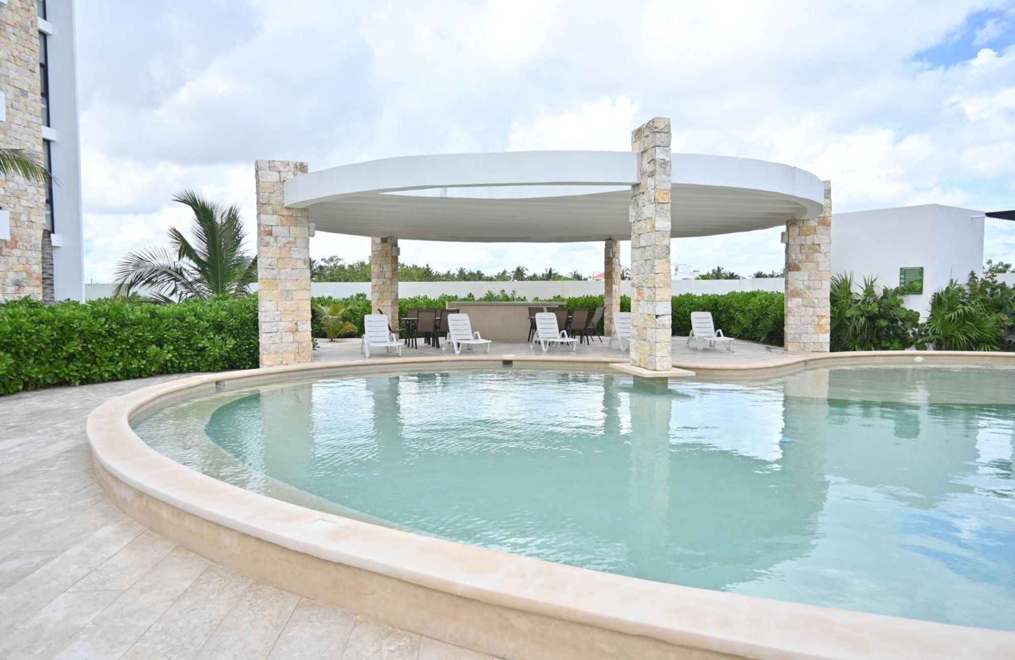 Oceanfront Condo with Common Pool and Rooftop for Sale in Telchac, Yucat&aacute;n
