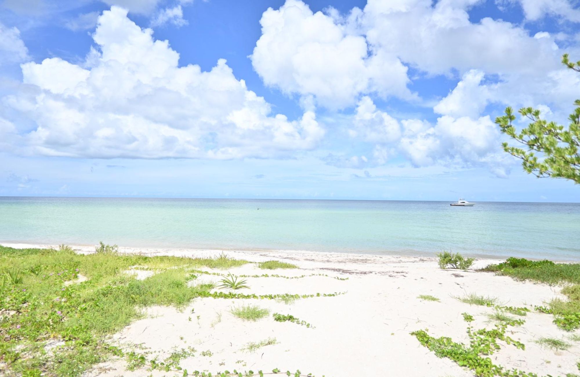 Oceanfront Condo with Common Pool and Rooftop for Sale in Telchac, Yucat&aacute;n
