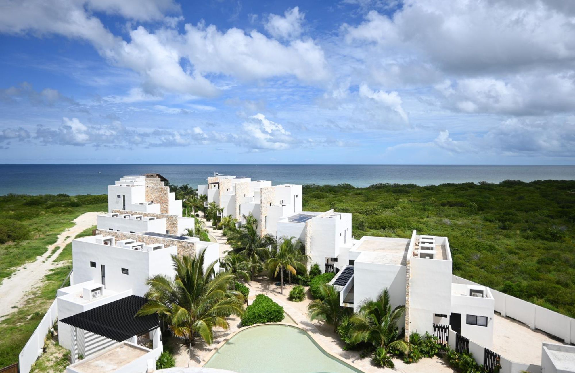 Oceanfront Condo with Common Pool and Rooftop for Sale in Telchac, Yucat&aacute;n