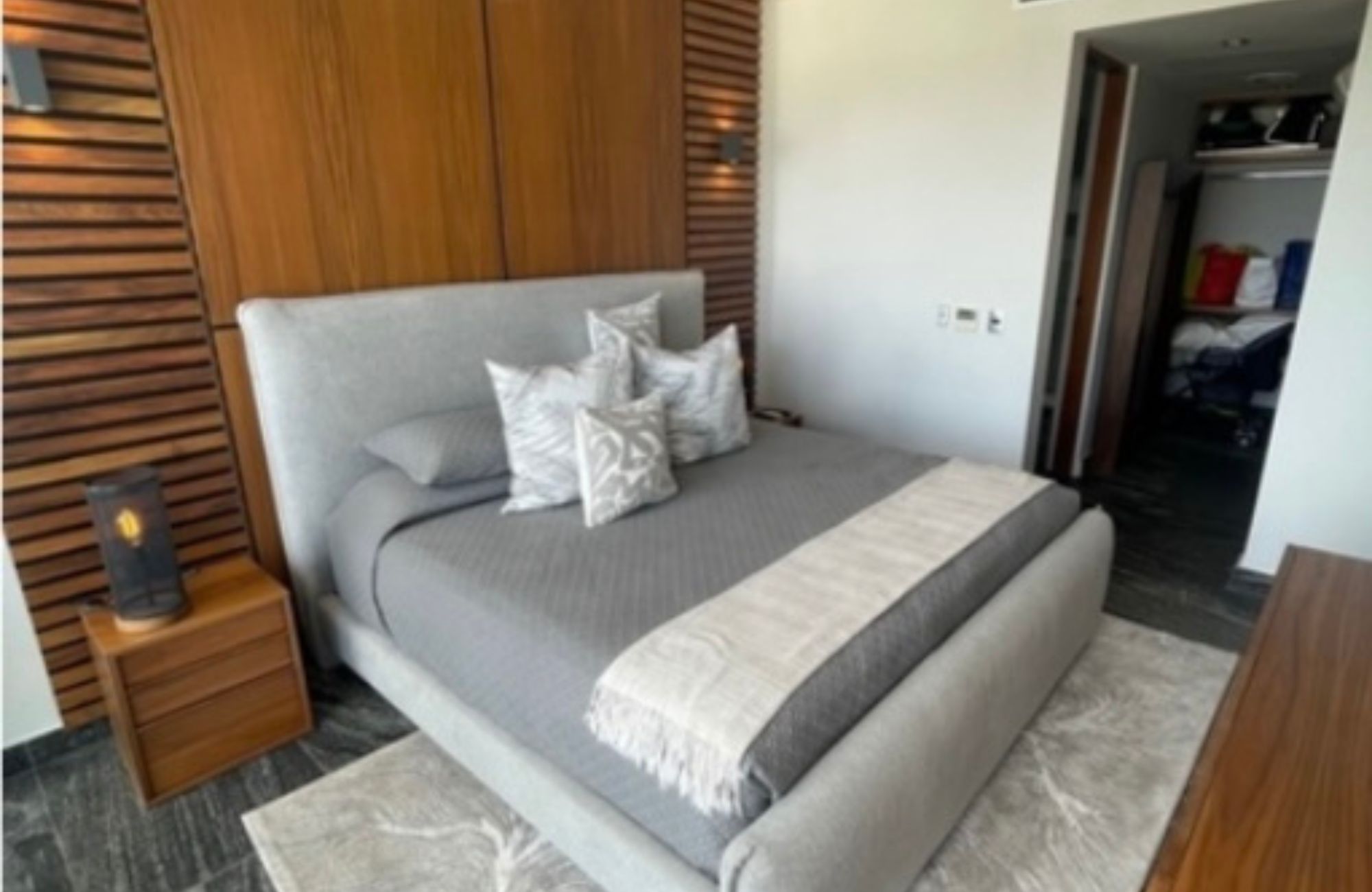 Hermoso departamento con vista al mar y la marina, con amenidades: alberca infinity, spa, gimnasio, area lounge, salon de eventos, lobby