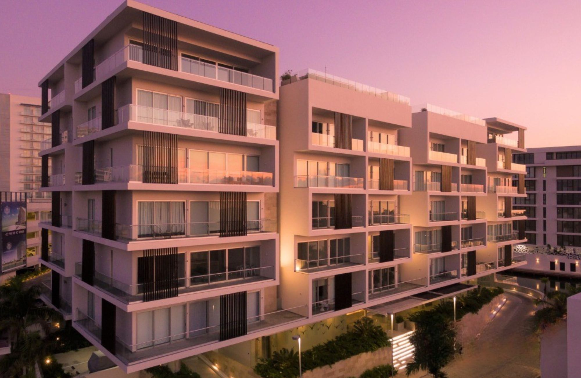 Hermoso departamento con vista al mar y la marina, con amenidades: alberca infinity, spa, gimnasio, area lounge, salon de eventos, lobby