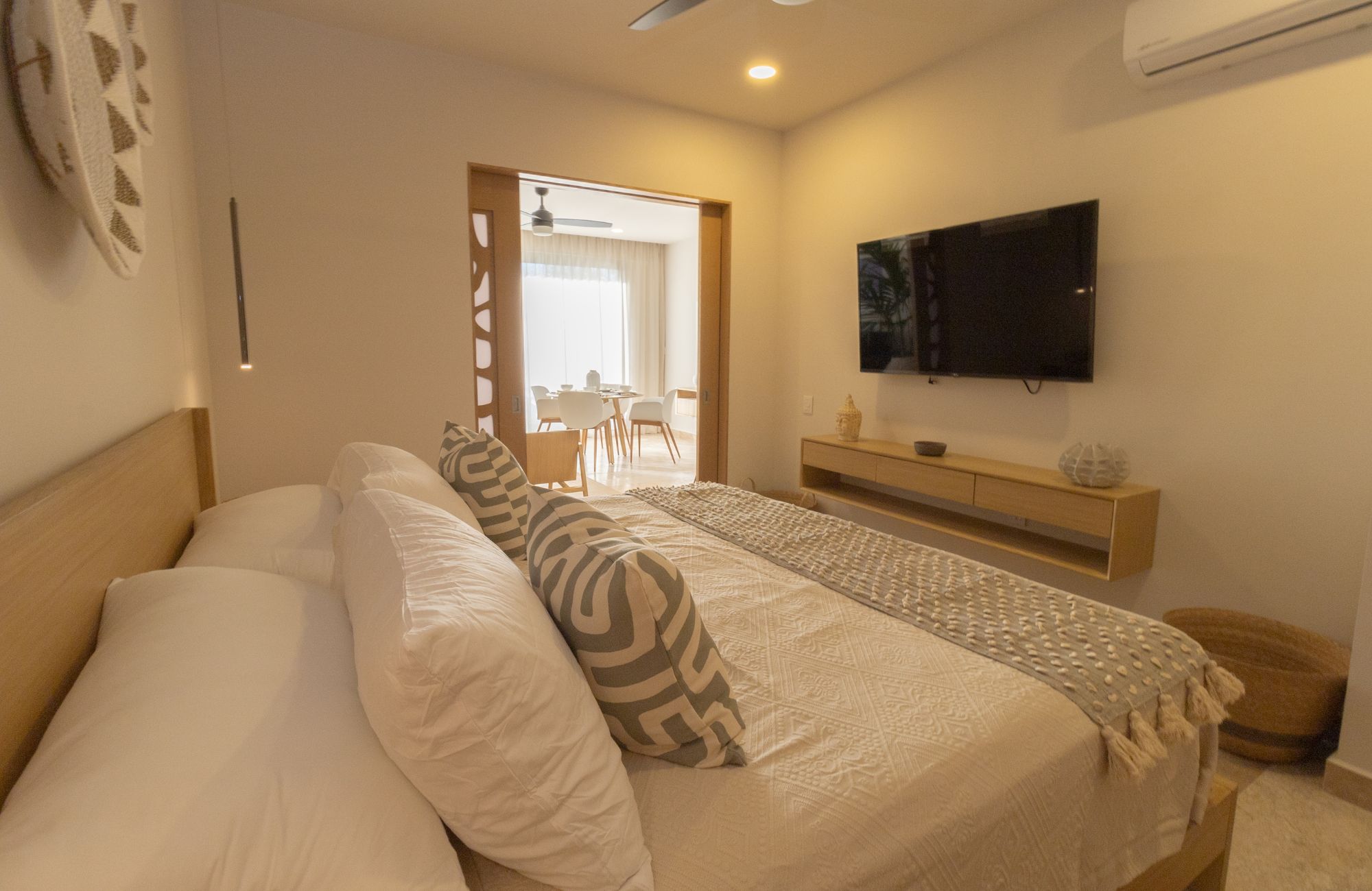 Ocean View Rooftop with Pool, Condo steps from 5th Ave. DK05, for Sale, PDC