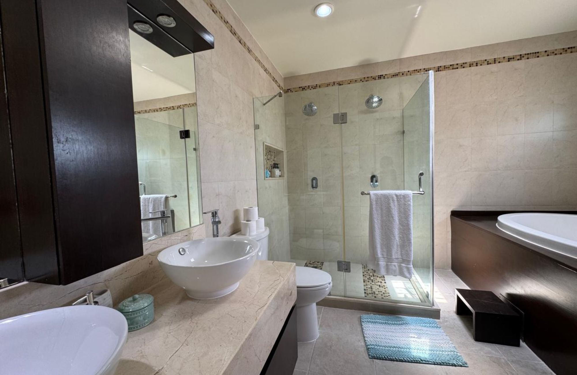 Casa con casa club, alberca, cenote, venta en Allegranza Playa del Carmen