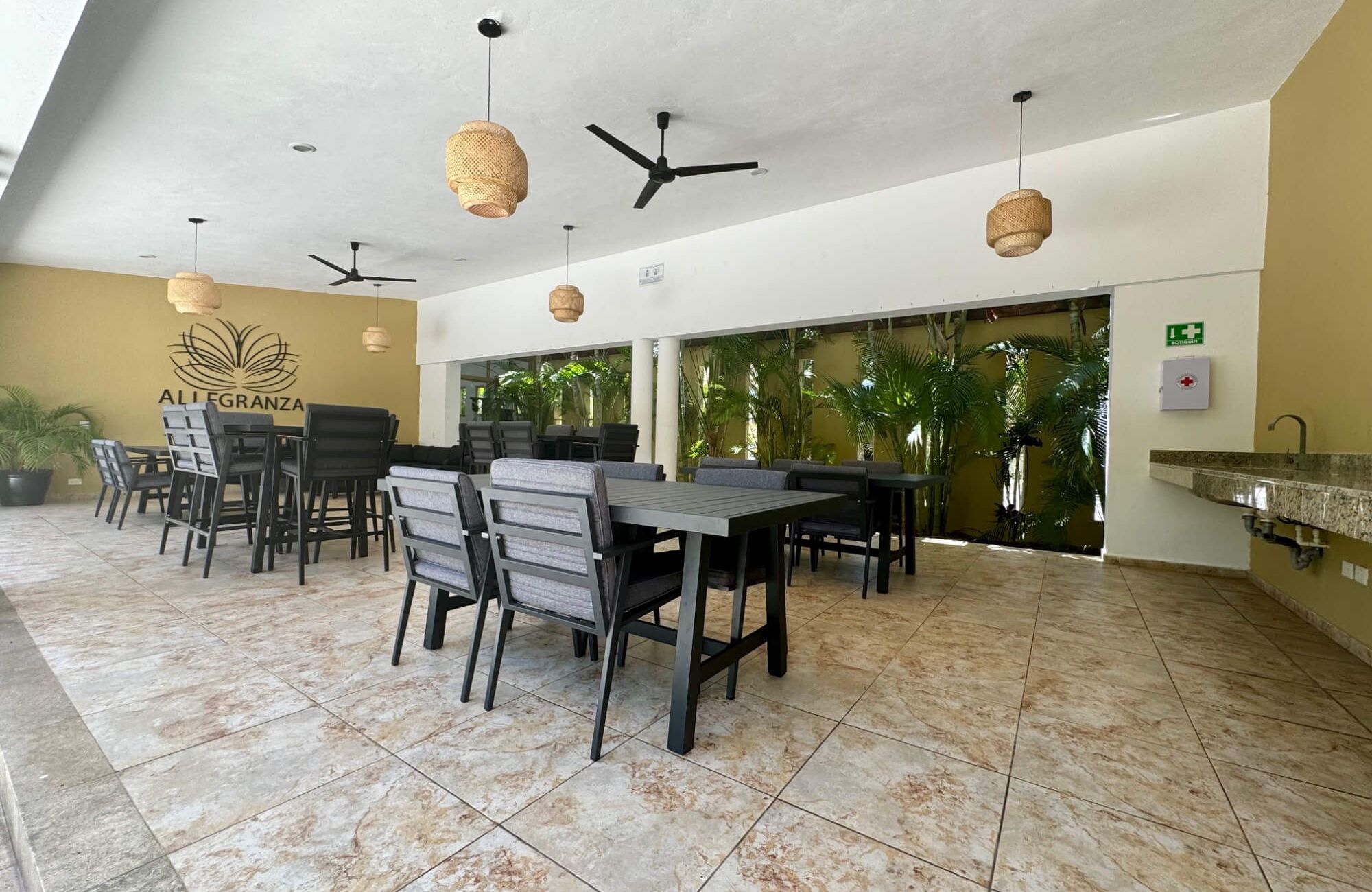 Casa con casa club, alberca, cenote, venta en Allegranza Playa del Carmen