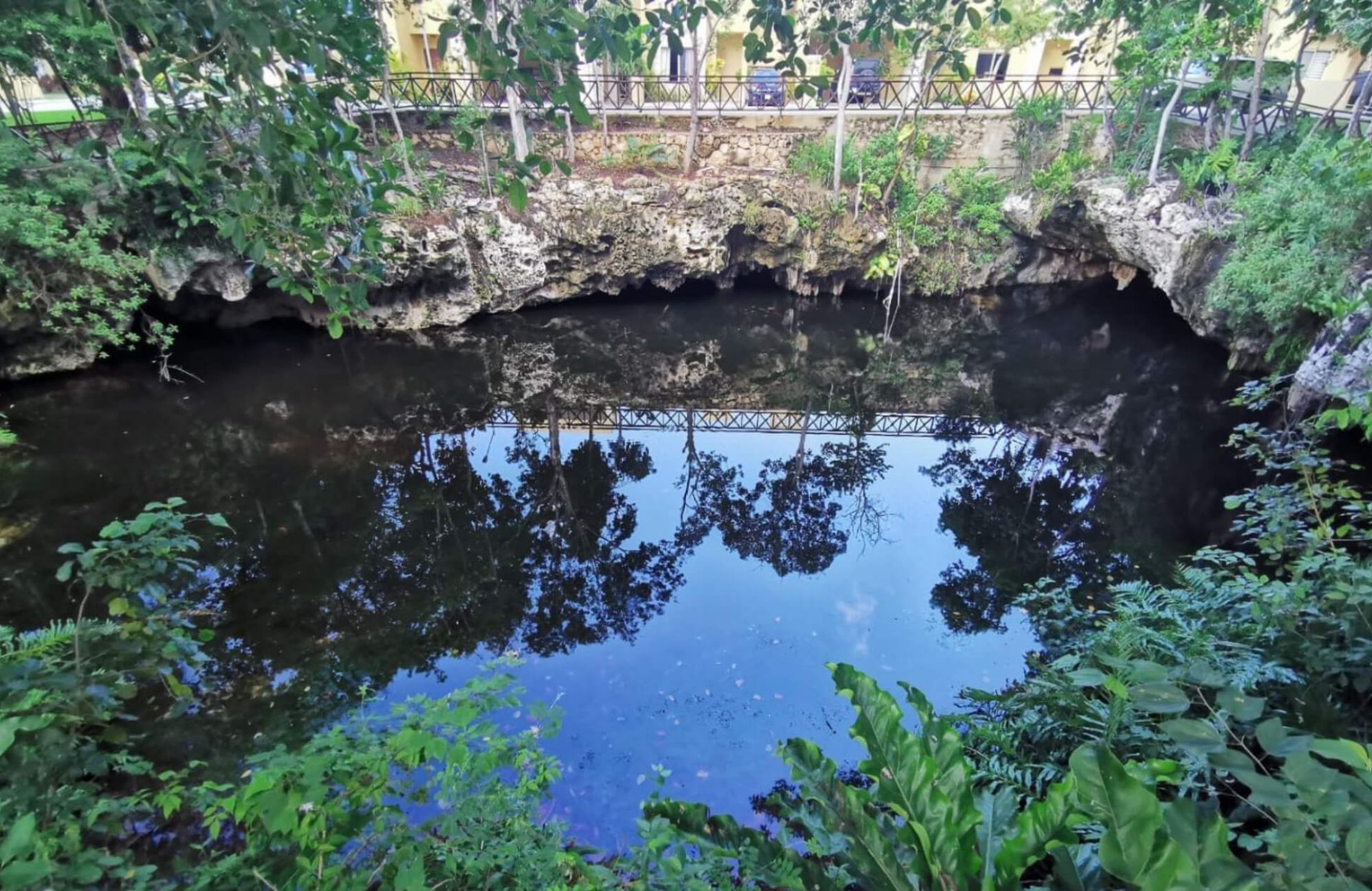 Casa con casa club, alberca, cenote, venta en Allegranza Playa del Carmen