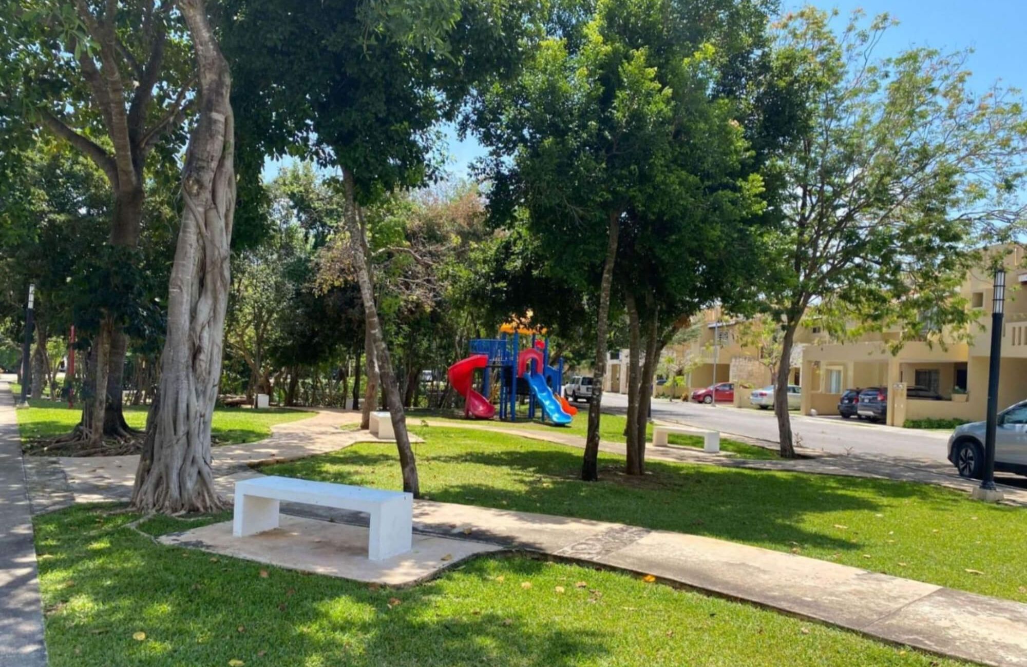 Casa con casa club, alberca, cenote, venta en Allegranza Playa del Carmen