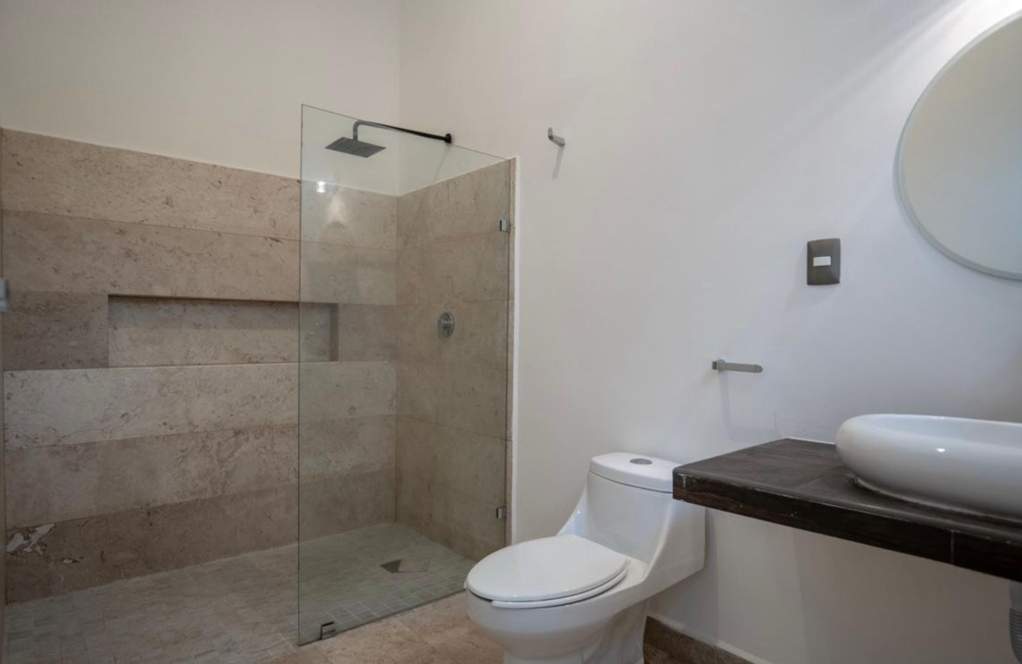 Casa con alberca privada, cava y jard&iacute;n, en venta, Residencial El Origen, M&eacute;rida