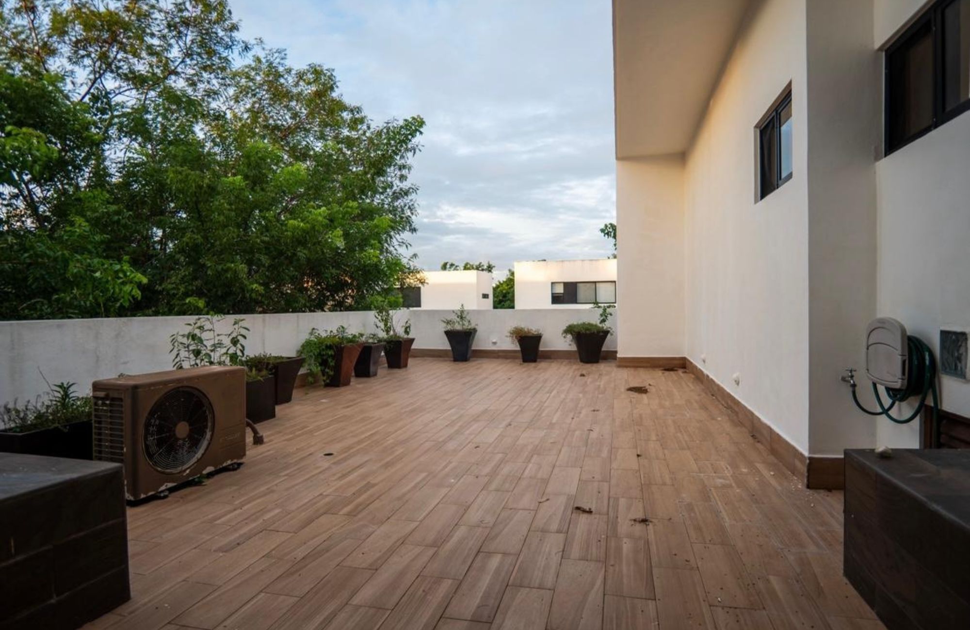 Casa con alberca privada, cava y jard&iacute;n, en venta, Residencial El Origen, M&eacute;rida