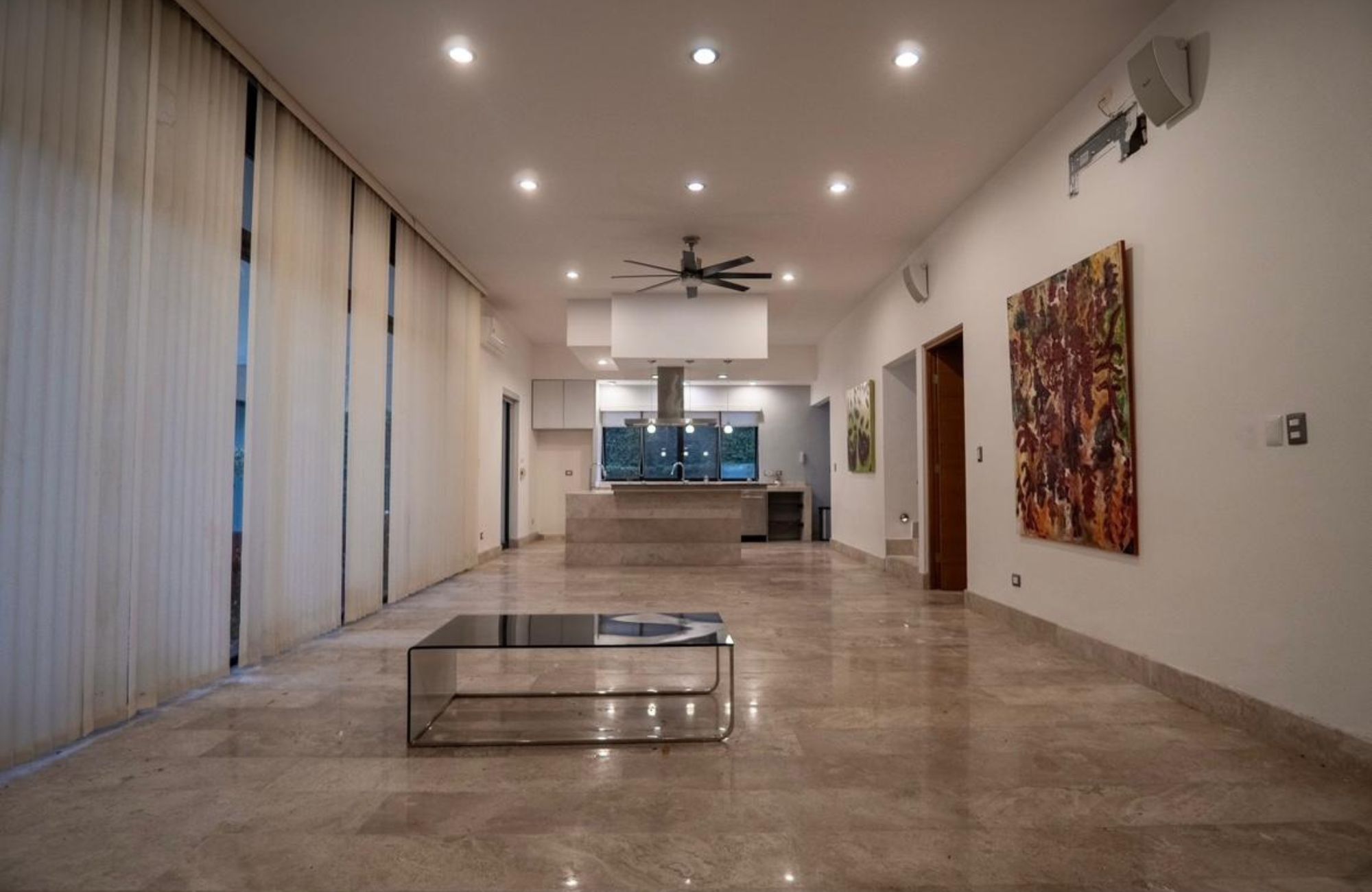 Casa con alberca privada, cava y jard&iacute;n, en venta, Residencial El Origen, M&eacute;rida