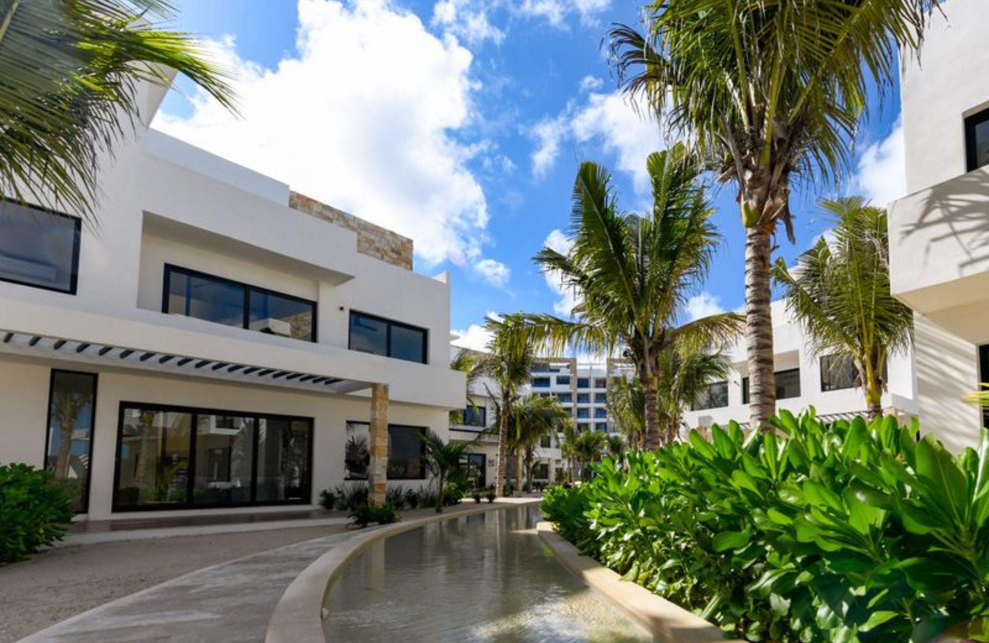 Condo with pool, terrace, service room, pre-sale, North Zone, M&eacute;rida.