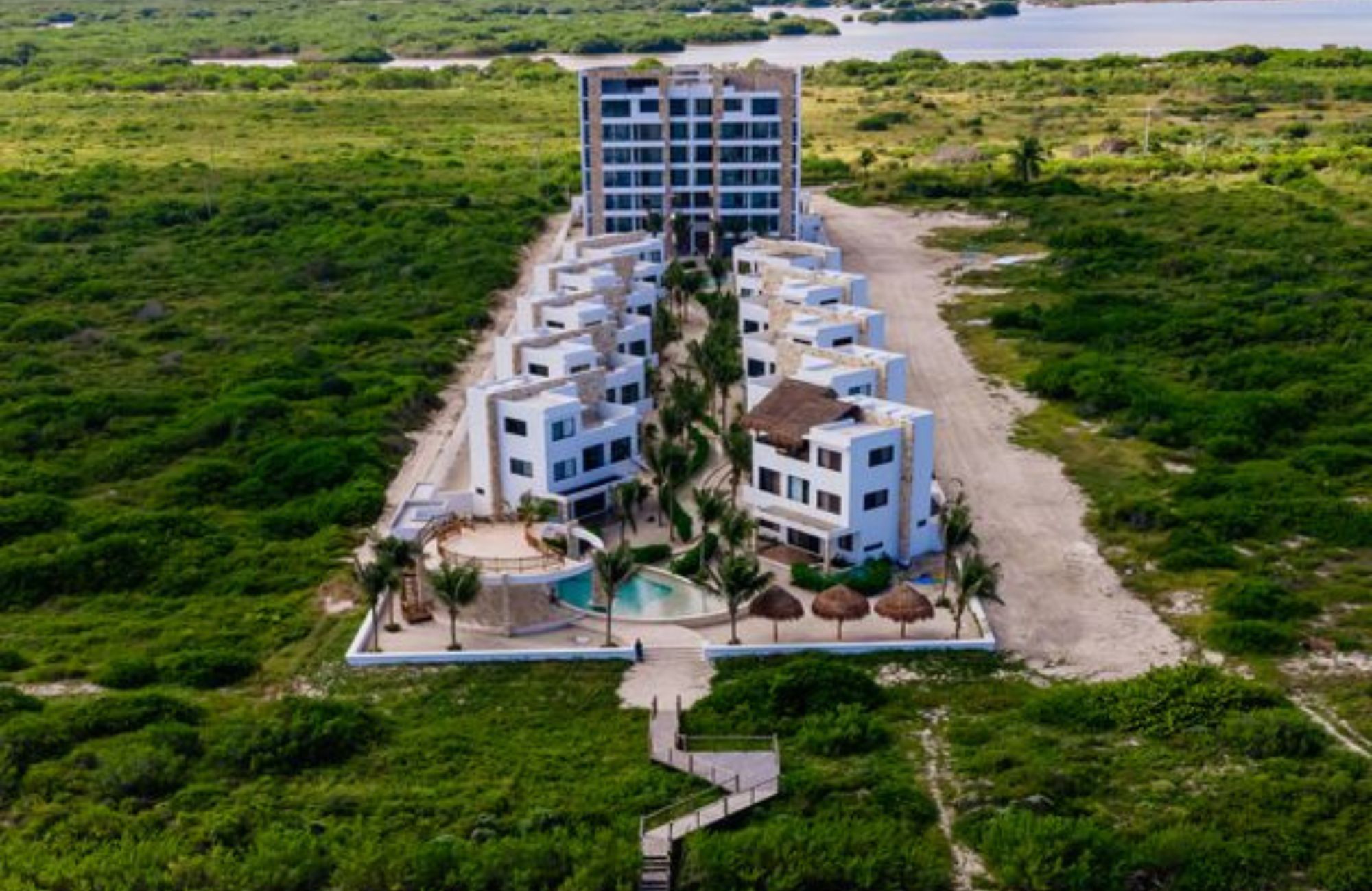 Condo with pool, terrace, service room, pre-sale, North Zone, M&eacute;rida.