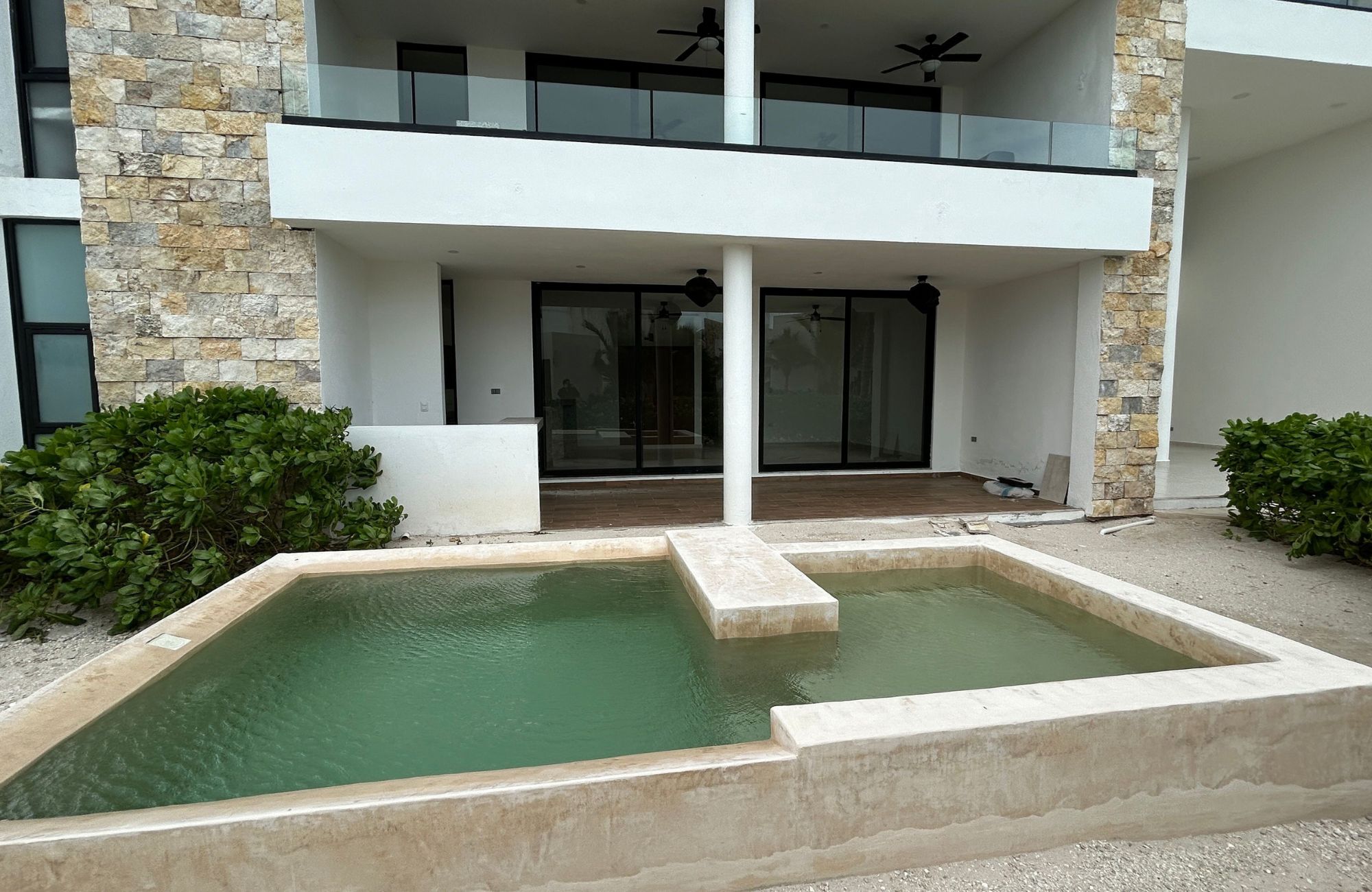 Condo with pool, terrace, service room, pre-sale, North Zone, M&eacute;rida.