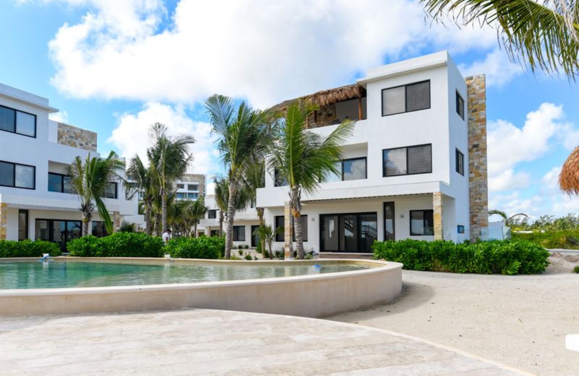 Condo with pool, terrace, service room, pre-sale, North Zone, M&eacute;rida.